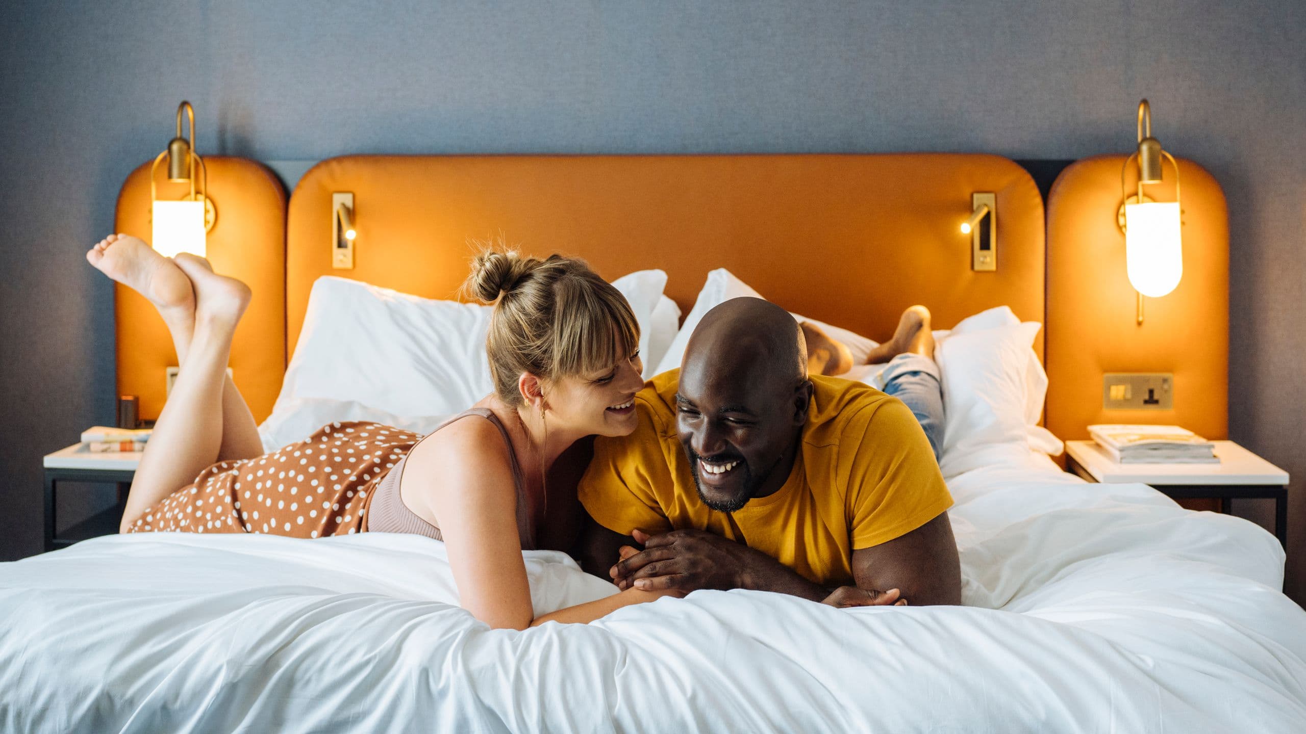 Hyatt Regency London Stratford Lifestyle Guestoom Couple