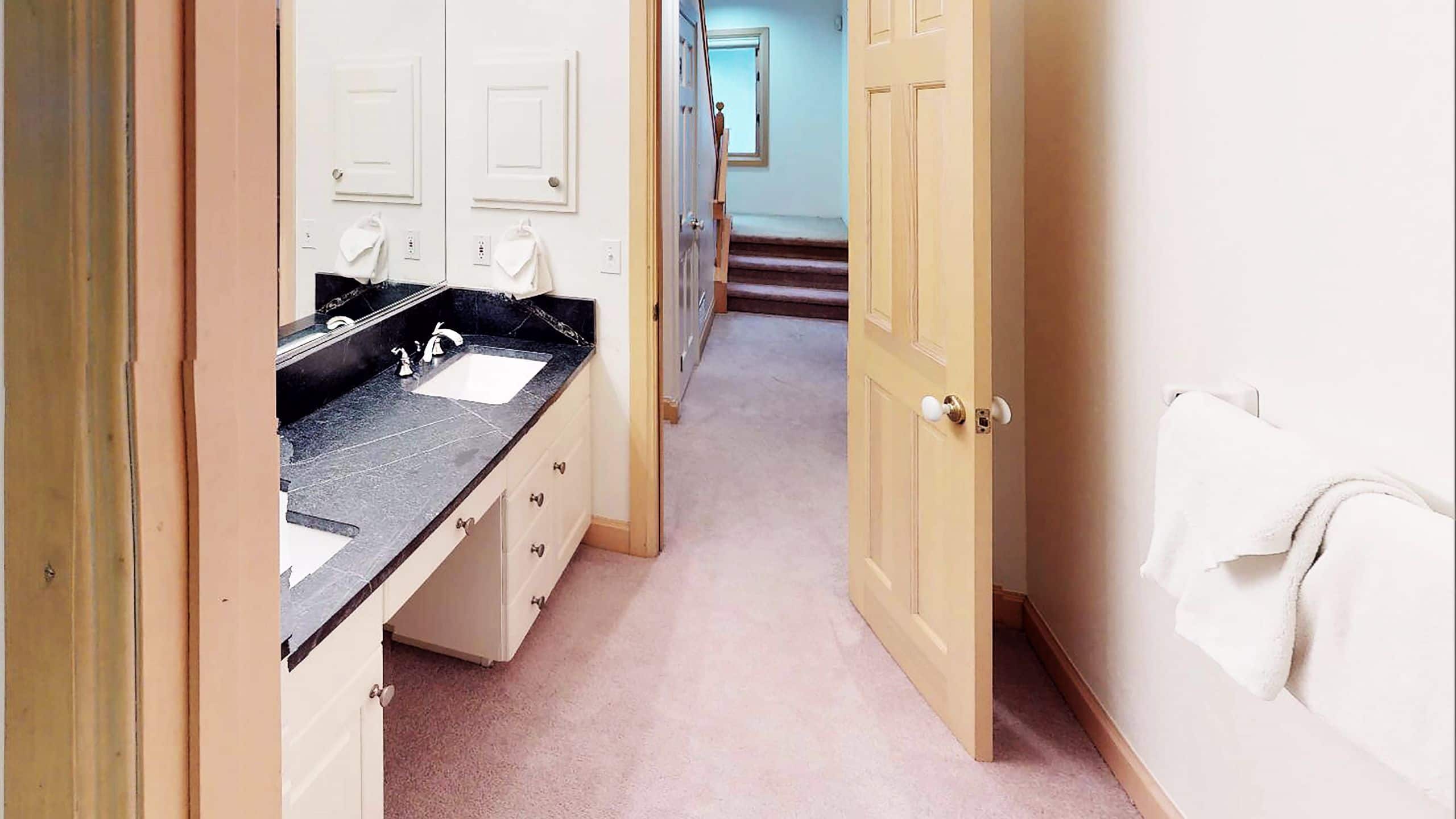 11 de 14 Vail Residences at Cascade Village Residence  Bathroom