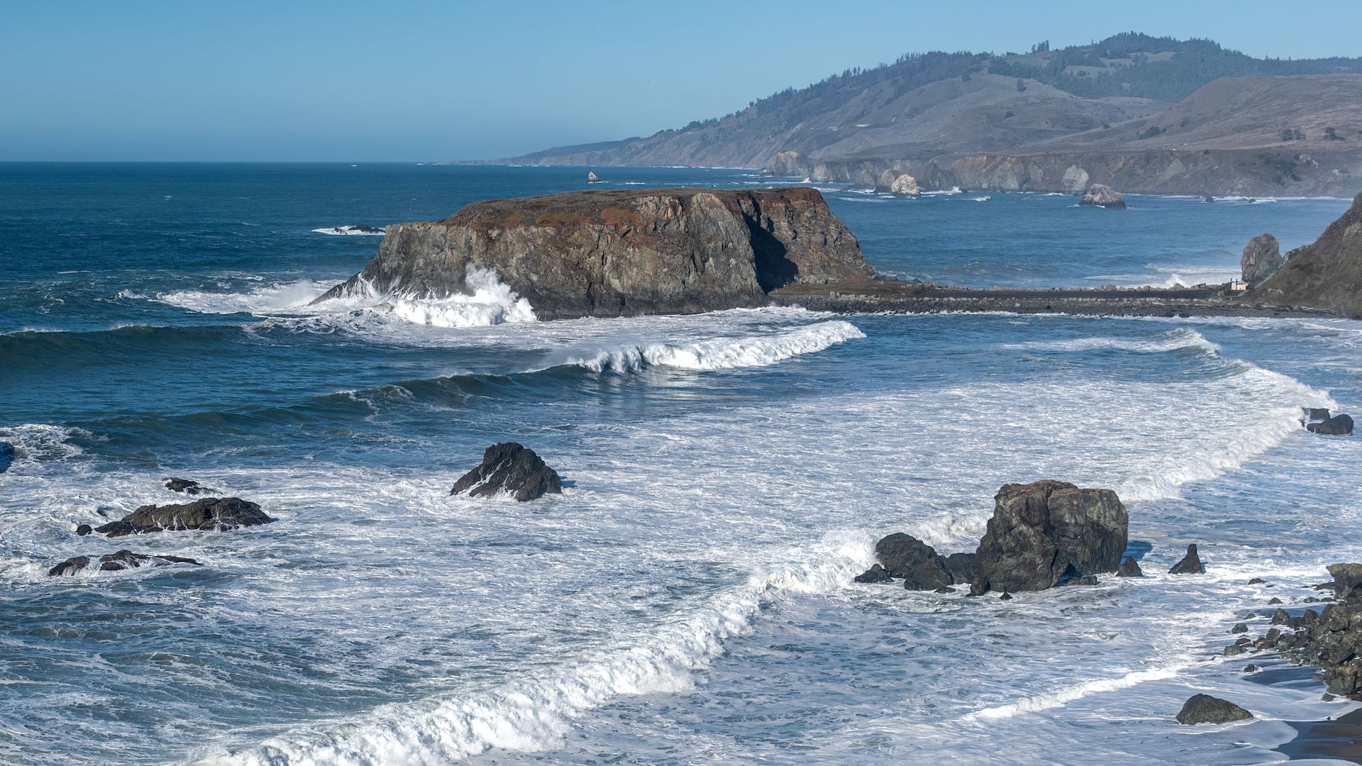 Hyatt Regency Sonoma Wine Country Coastline Waves Crashing