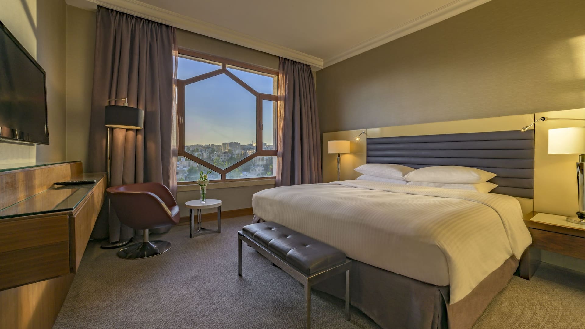 4 de 5 Grand Hyatt Amman Executive Suite Bedroom