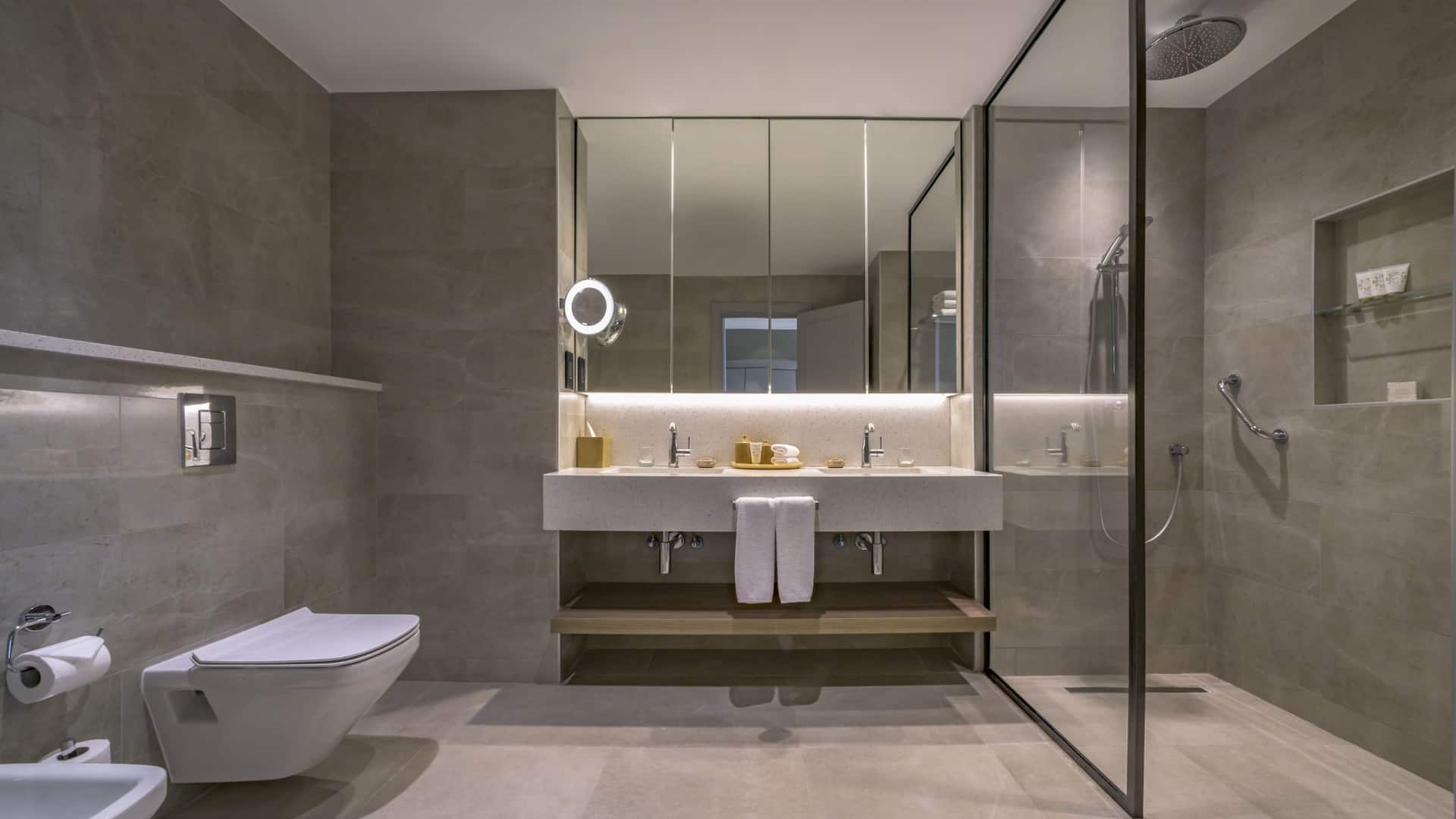 Grand Hyatt Amman Four Bedroom Apartment Master Bathroom