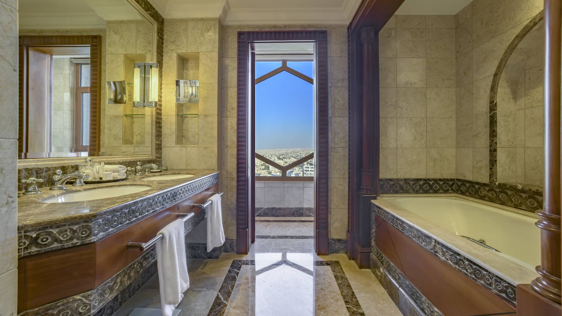 4 de 5 Grand Hyatt Amman Royal Suite B Bathroom