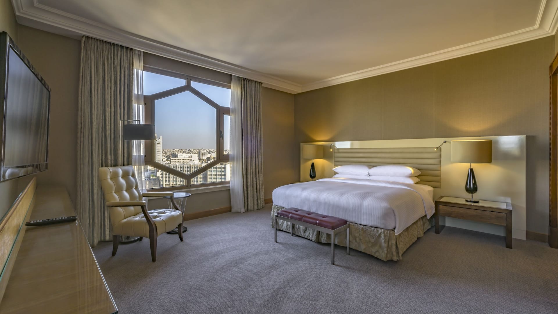 3 de 5 Grand Hyatt Amman Royal Suite B Bedroom