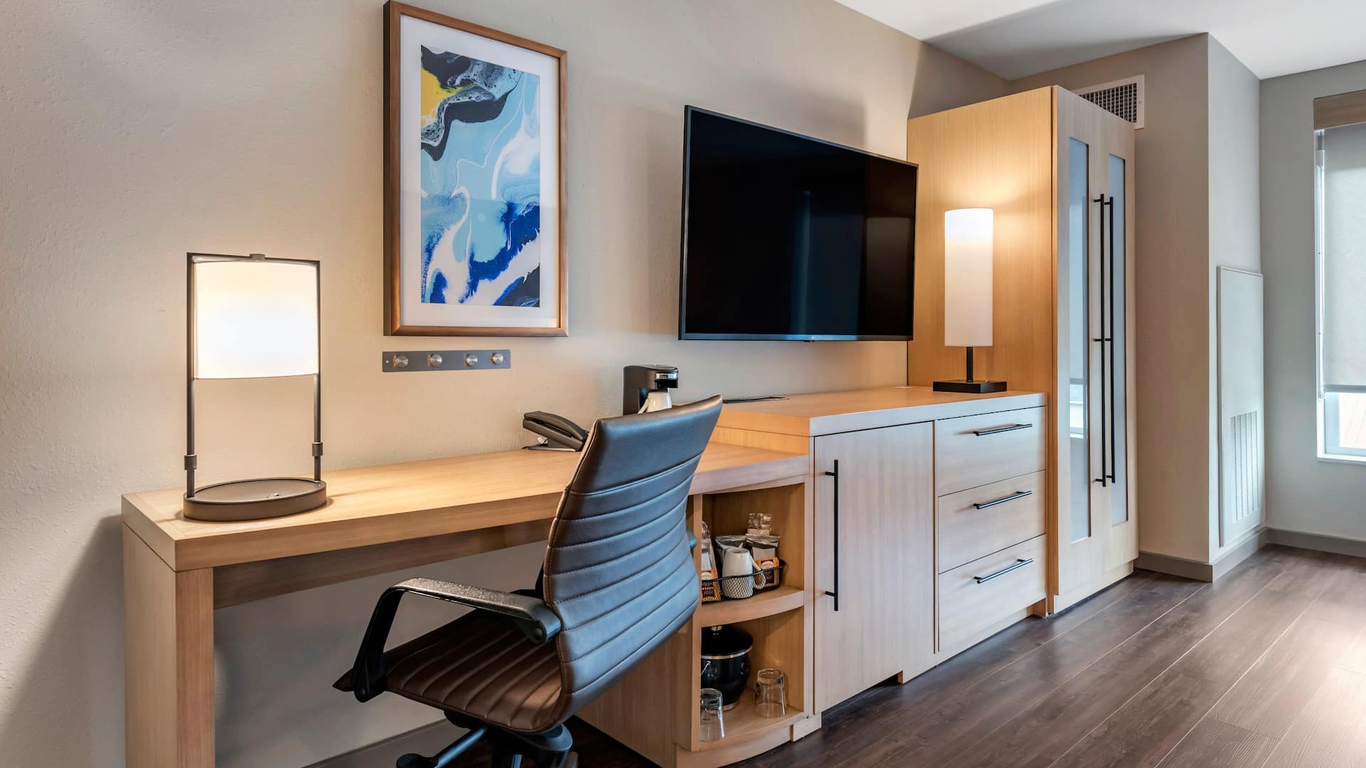 Hyatt Place Indianapolis / Carmel King Guestroom