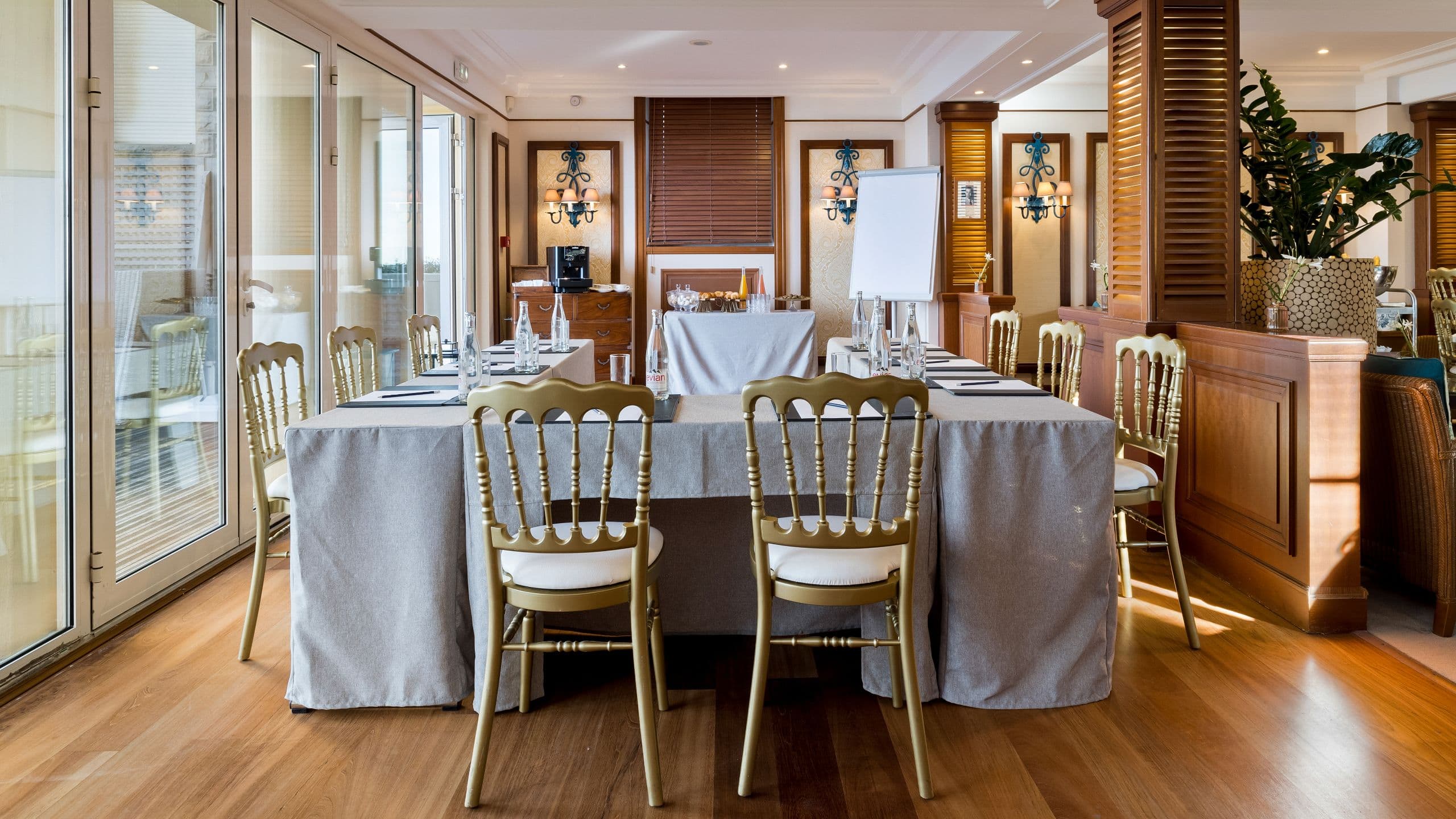 3 of 5 Hôtel du Palais Biarritz Lounge Setup Focus