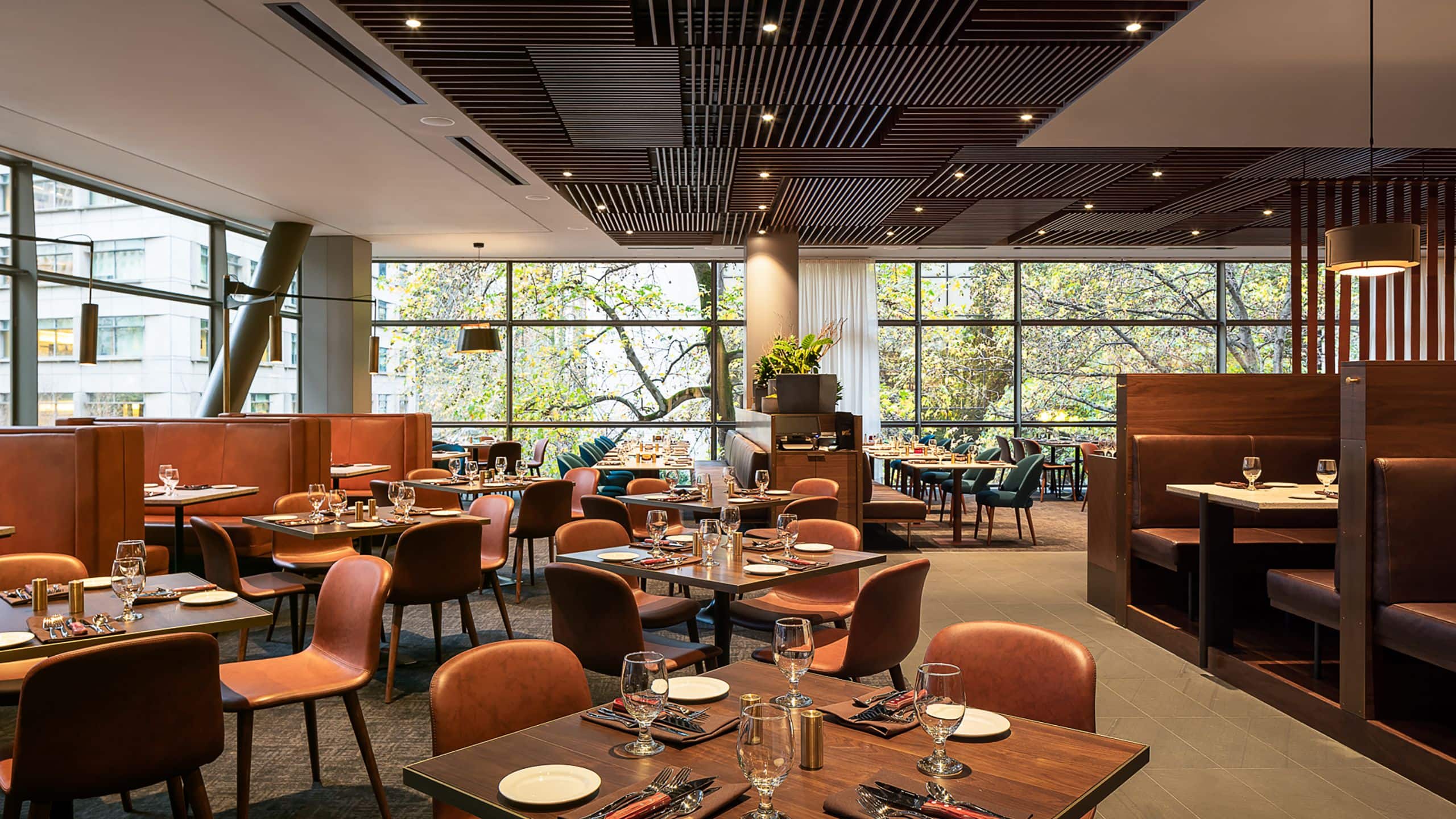 Hyatt Regency Seattle Daniels Broiler Dining Room