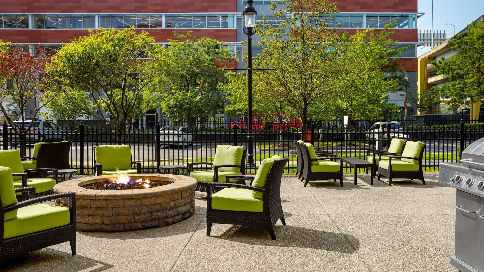 Hyatt Place Pittsburgh-North Shore Firepit