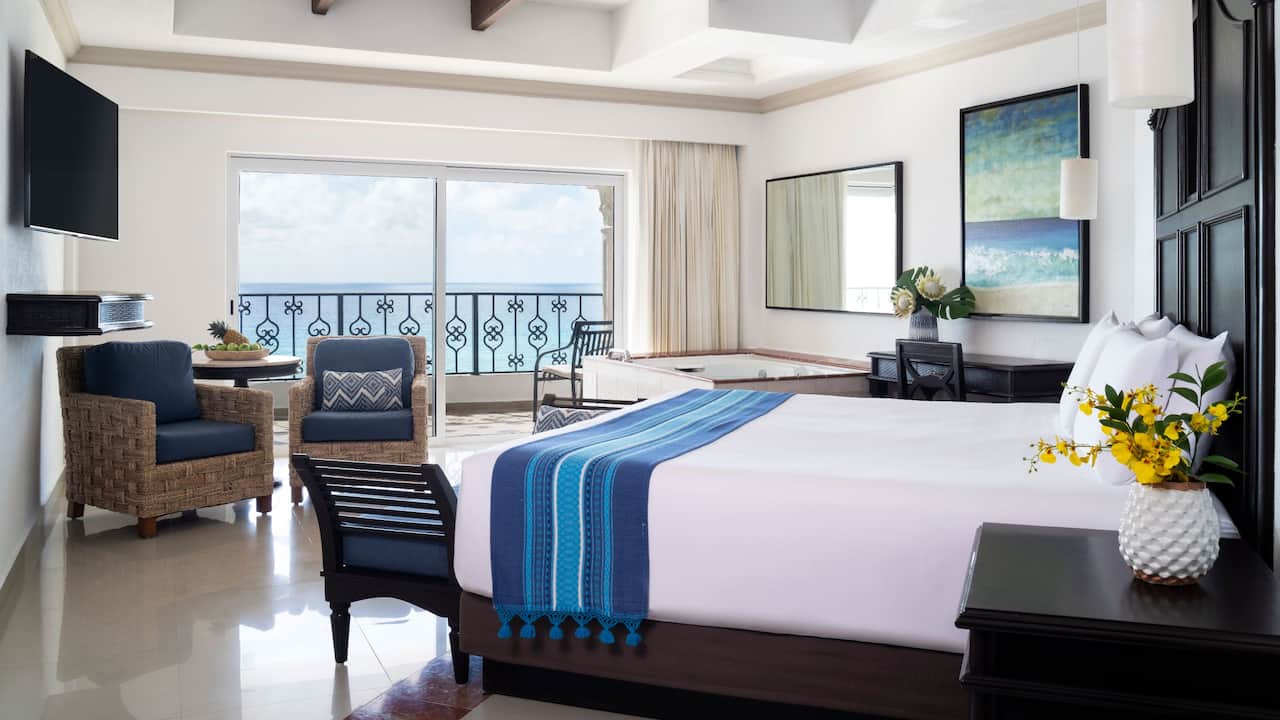 Oceanfront Junior Suite King Bed