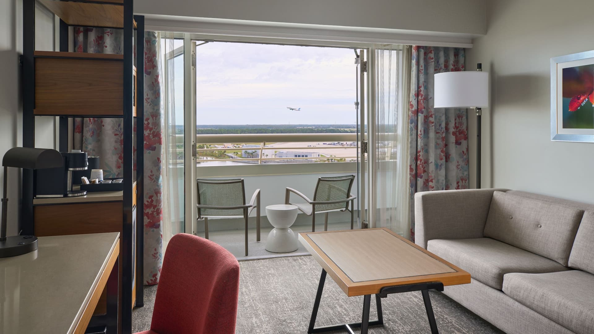 Hyatt Regency Orlando International Airport King With Balcony Runway