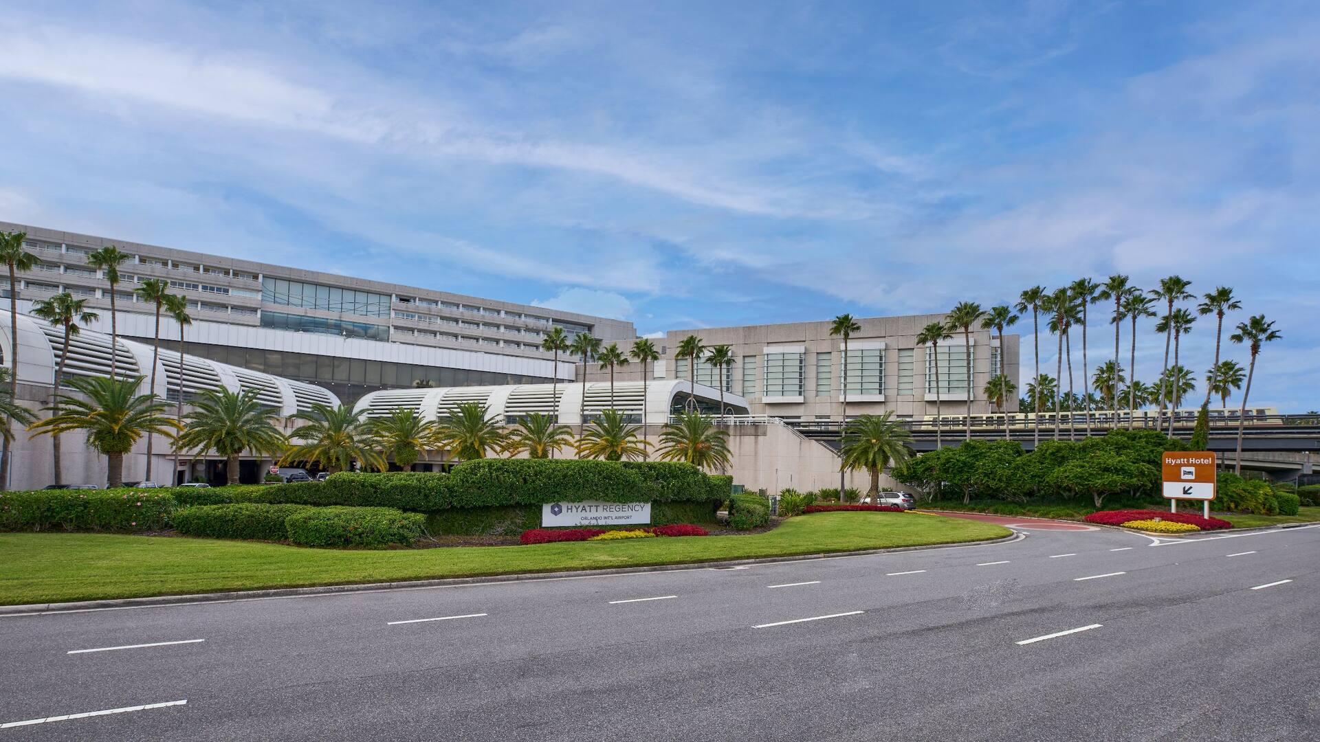 MCO - Curbside Valet - Parking in Orlando