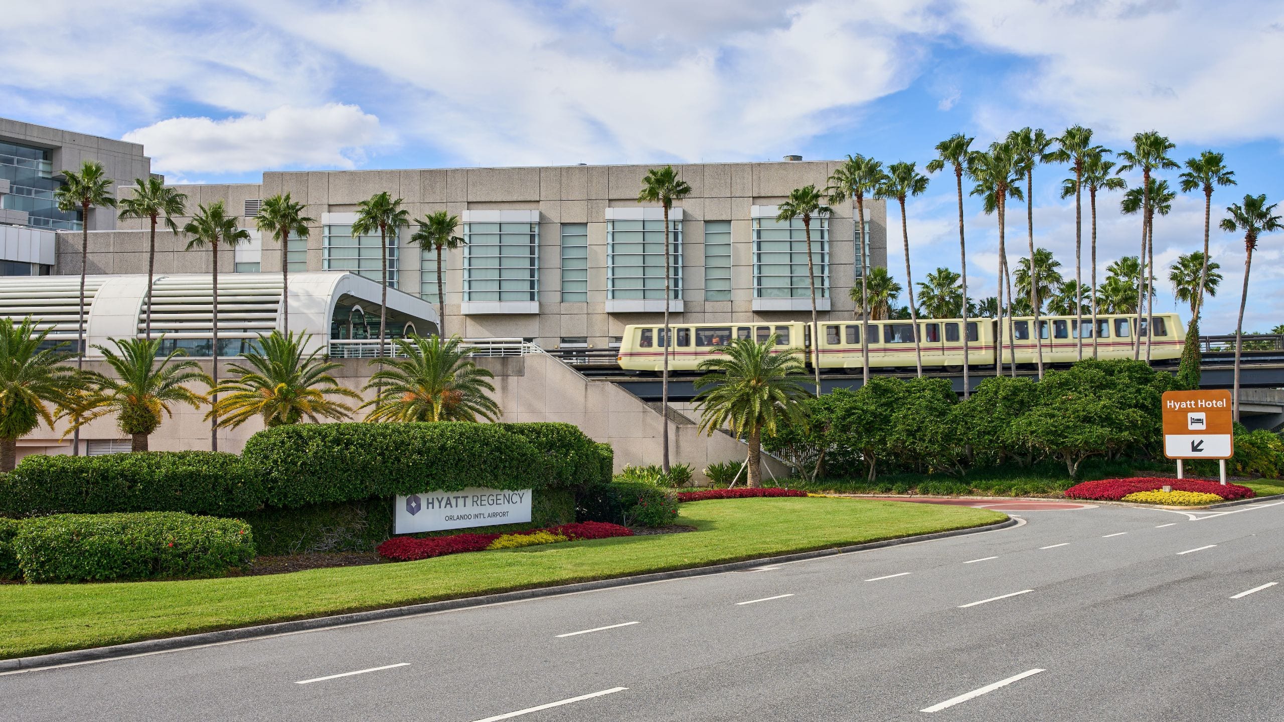 Отель в аэропорту Орландо (MCO) | Hyatt Regency Orlando International  Airport