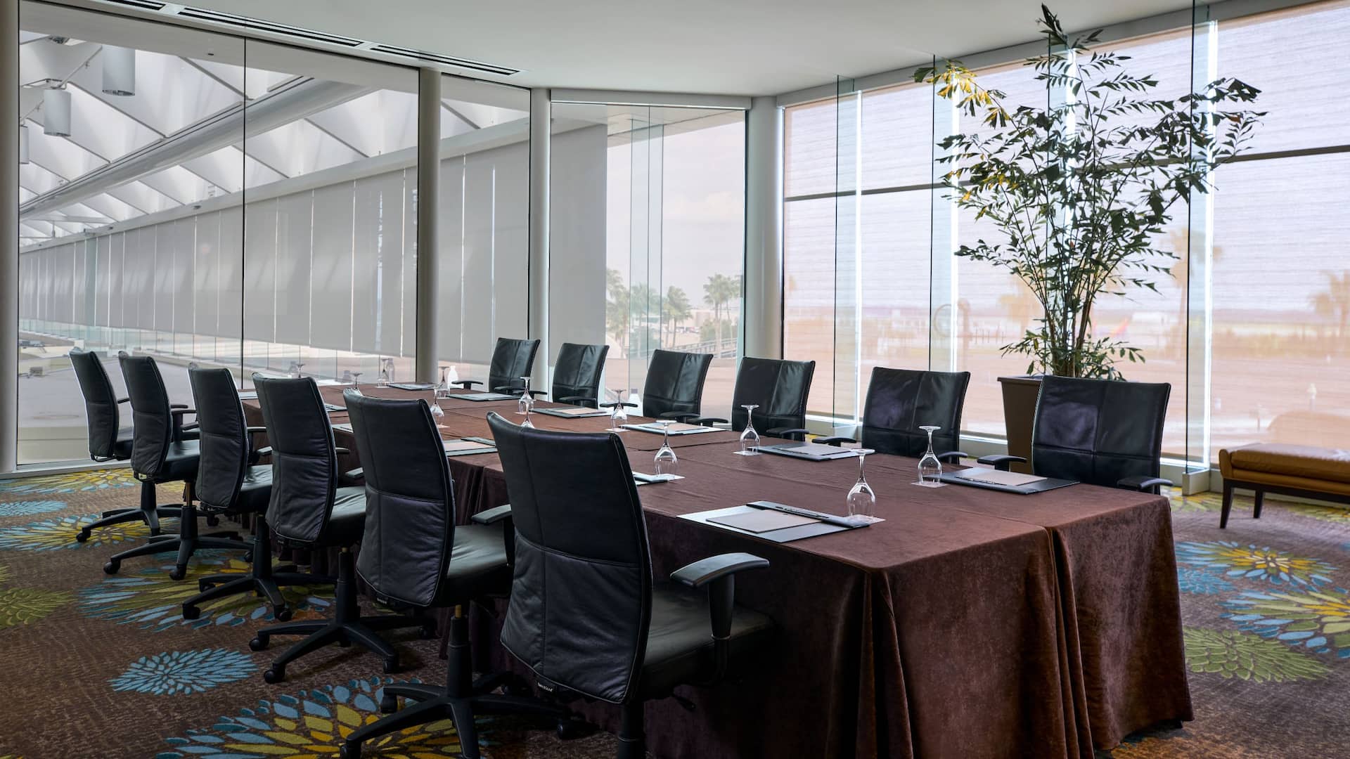 Hyatt Regency Orlando International Airport Meeting Lobby East Boardroom