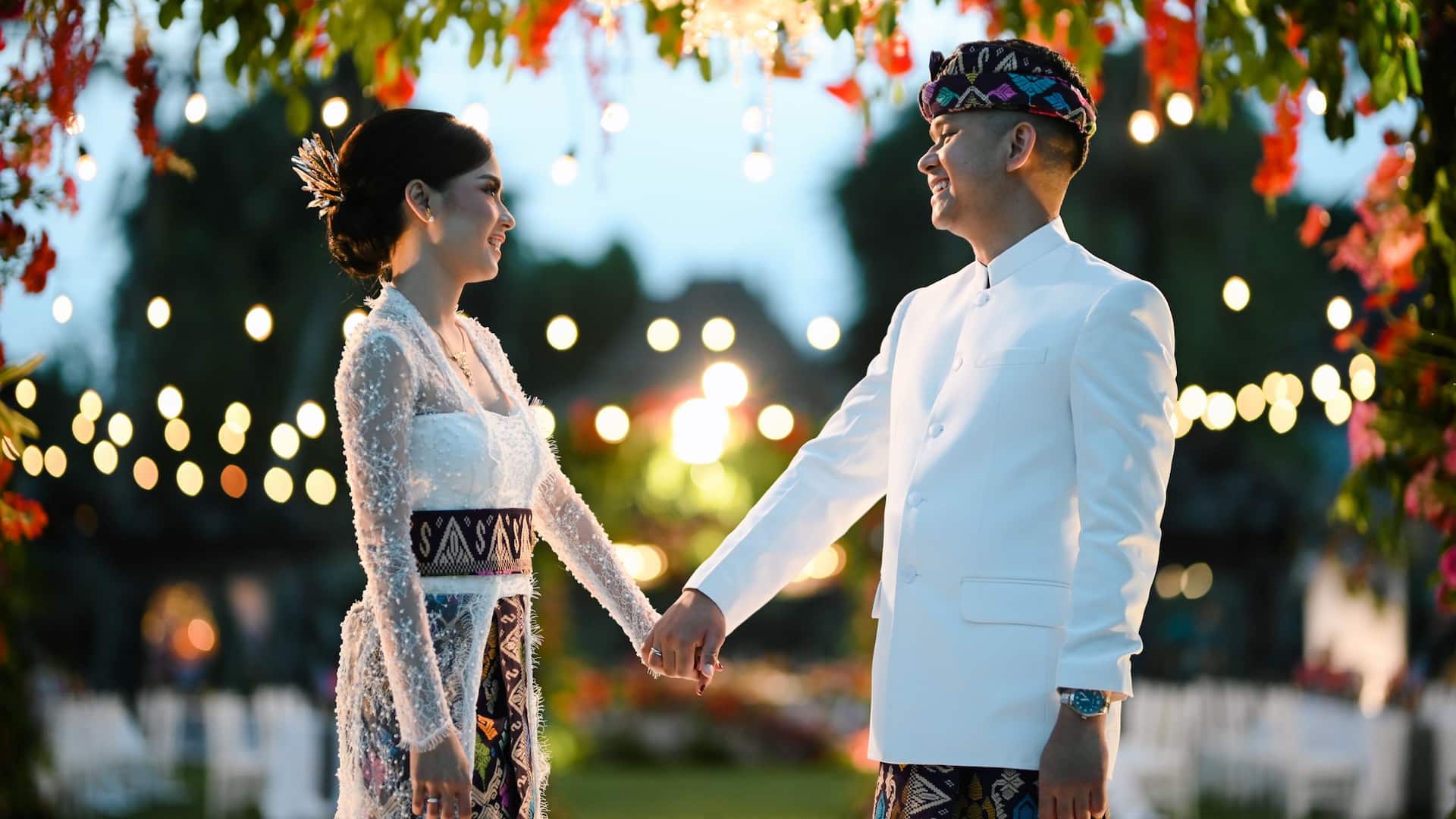 Hyatt Regency Yogyakarta Late Afternoon Wedding At Merapi Garden