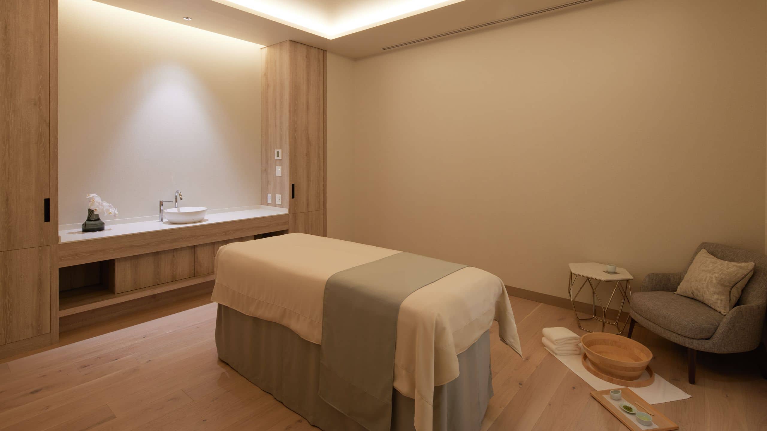 Fuji Speedway Hotel Omika Spa Treatment Room Single No Window Side