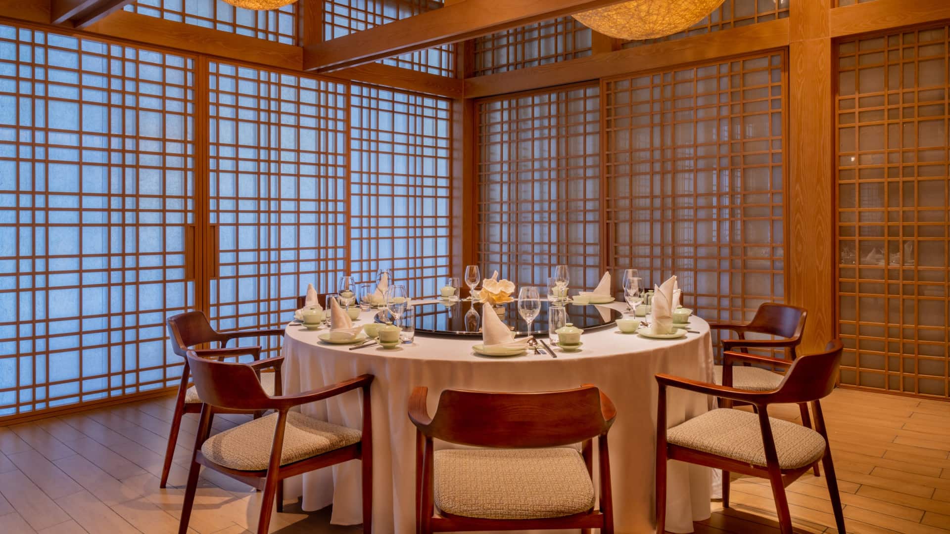 Hyatt Regency Hainan Ocean Paradise Resort Restaurant Round Table