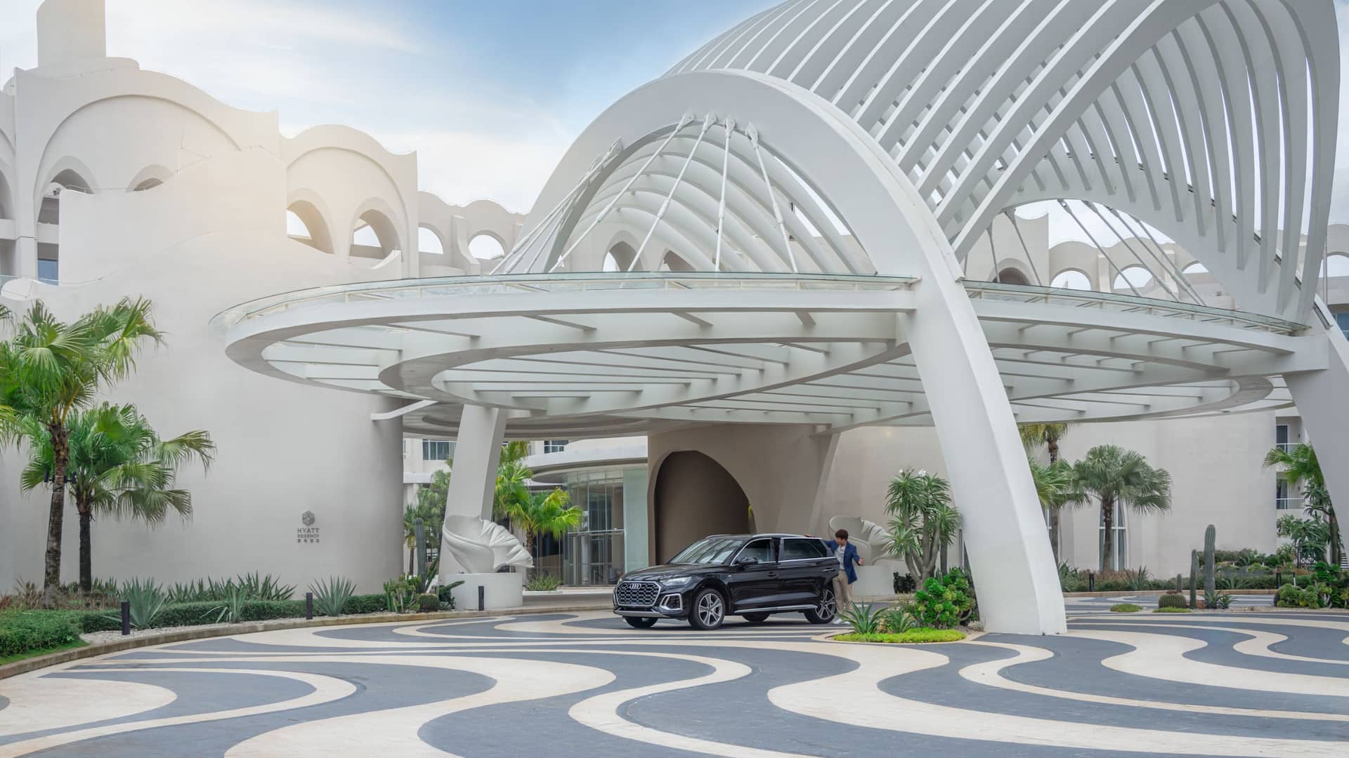 Hyatt Regency Hainan Ocean Paradise Resort Front Entrance Guest