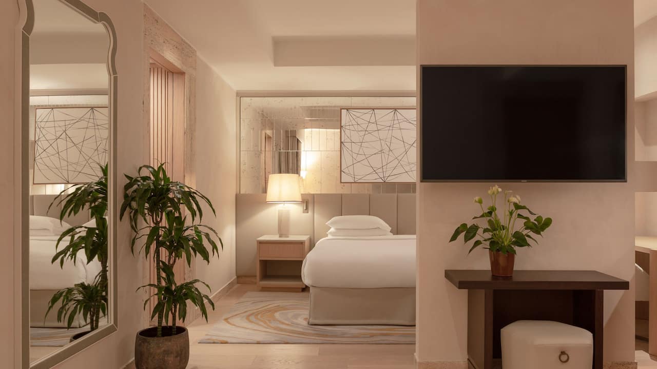 Park Hyatt Milan Executive-Suite-512-Bedroom-Side