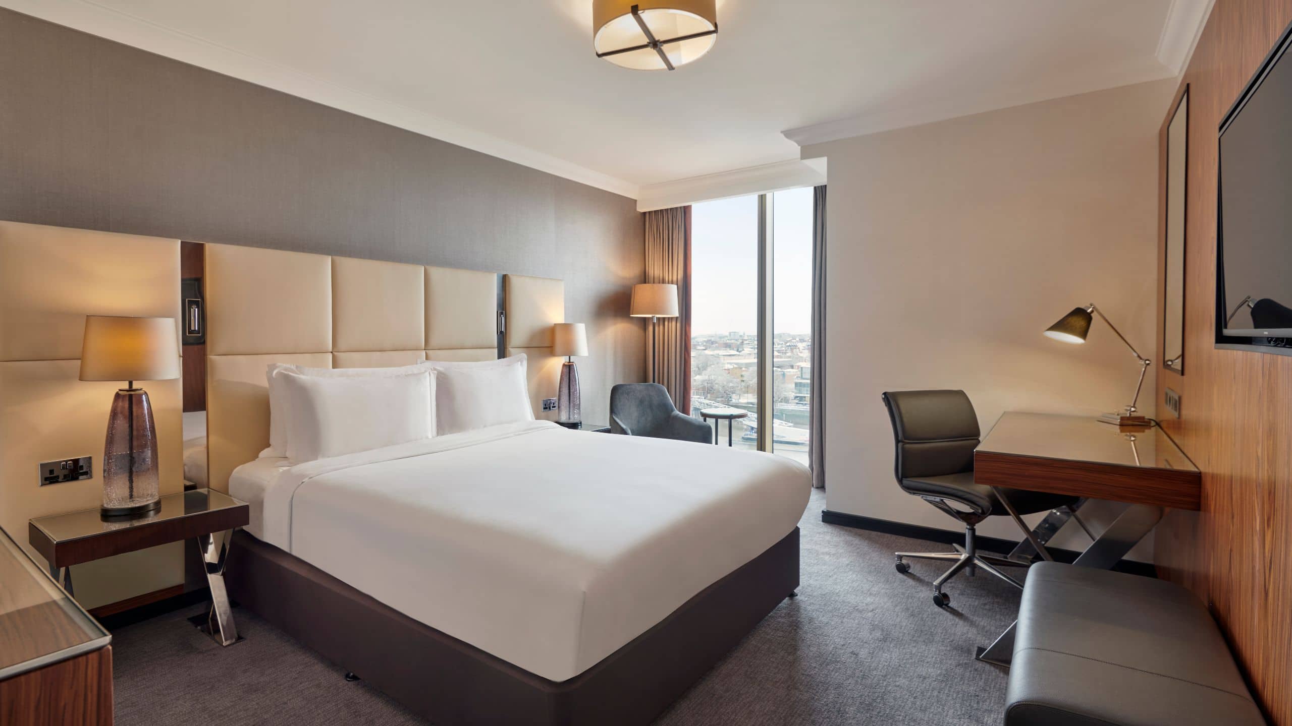 Hyatt Regency London Albert Embankment king river view high floor