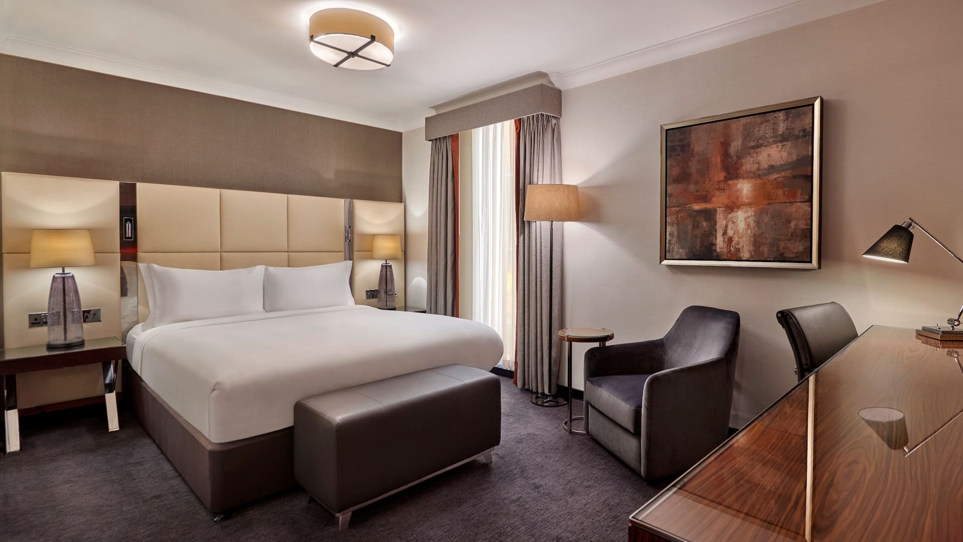 Hyatt Regency London Albert Embankment King Bed