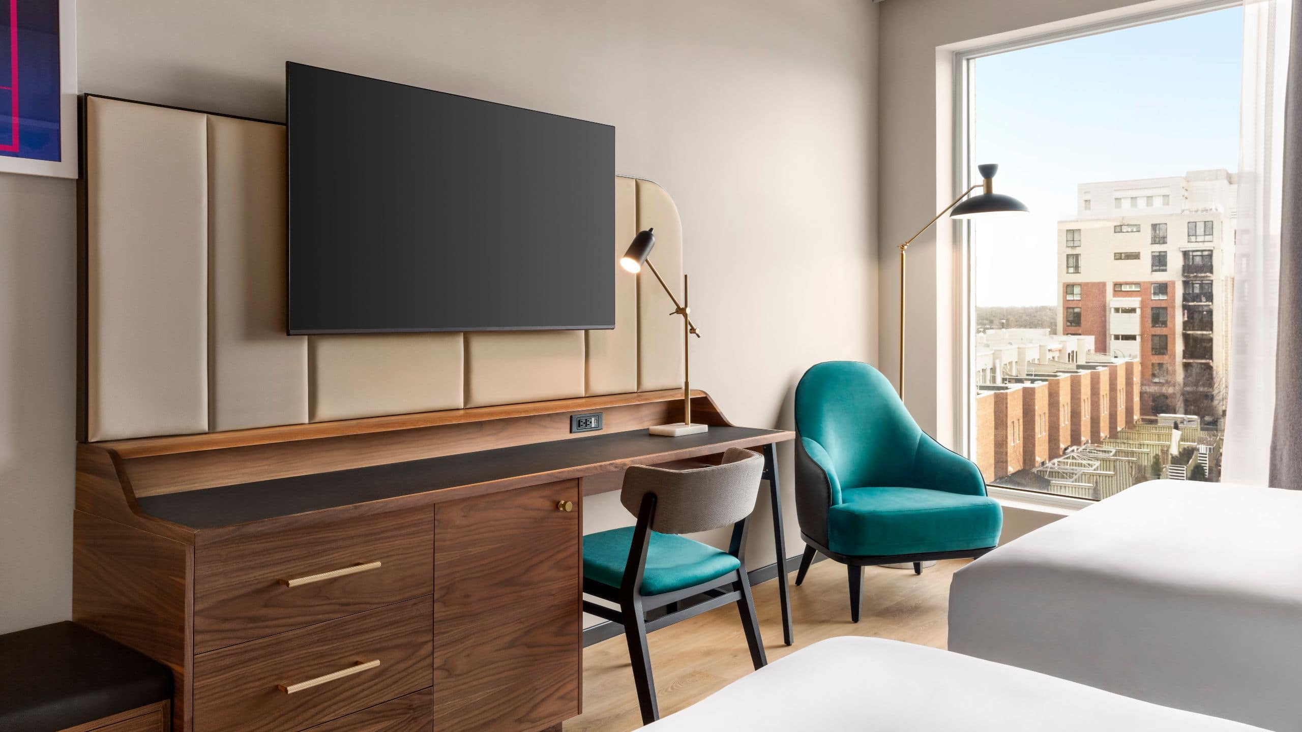 Hyatt Centric Ville-Marie Montréal Two Queen Standard TV