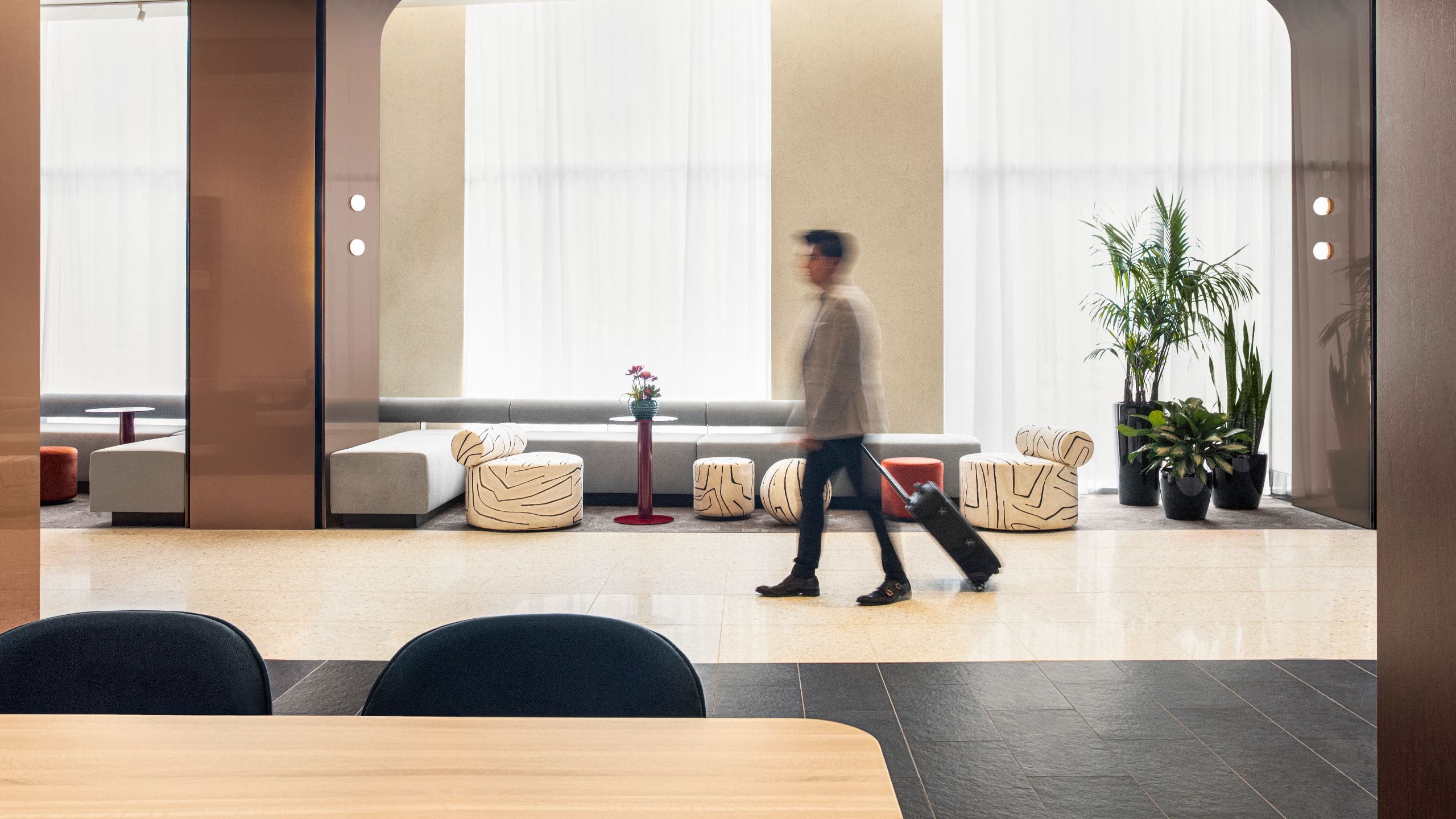 Hyatt Centric Ville-Marie Montréal Lobby Guest