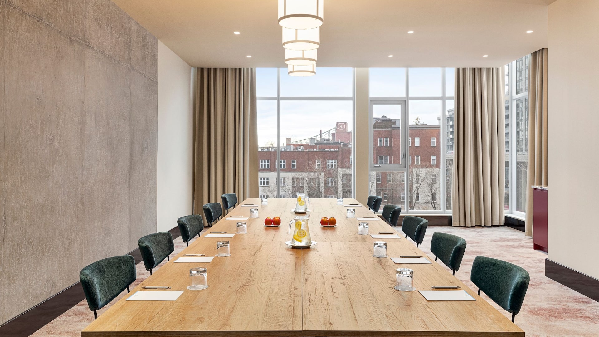 1 of 5 Hyatt Centric Ville-Marie Montréal Meeting Room Berri Boardroom