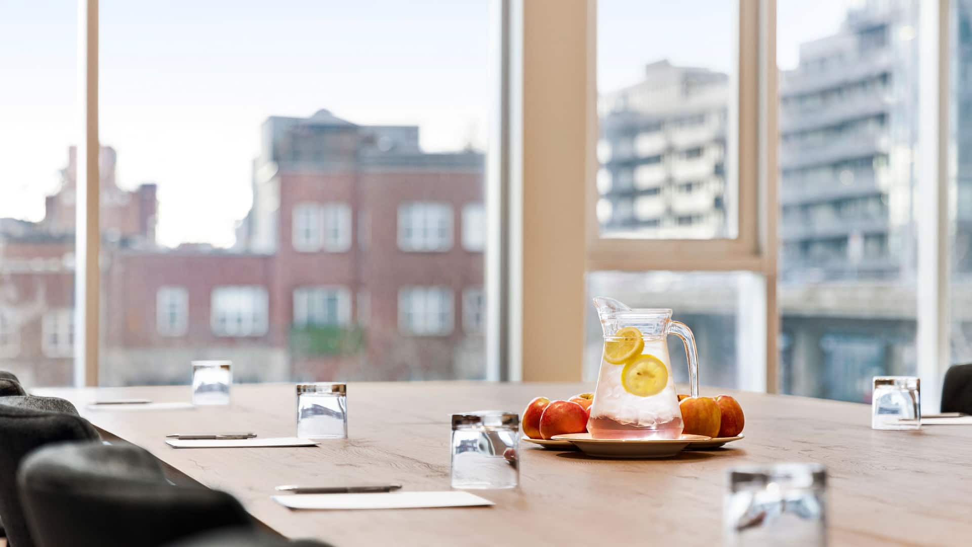 Hyatt Centric Ville-Marie Montréal Meeting Room Berri Boardroom Detail