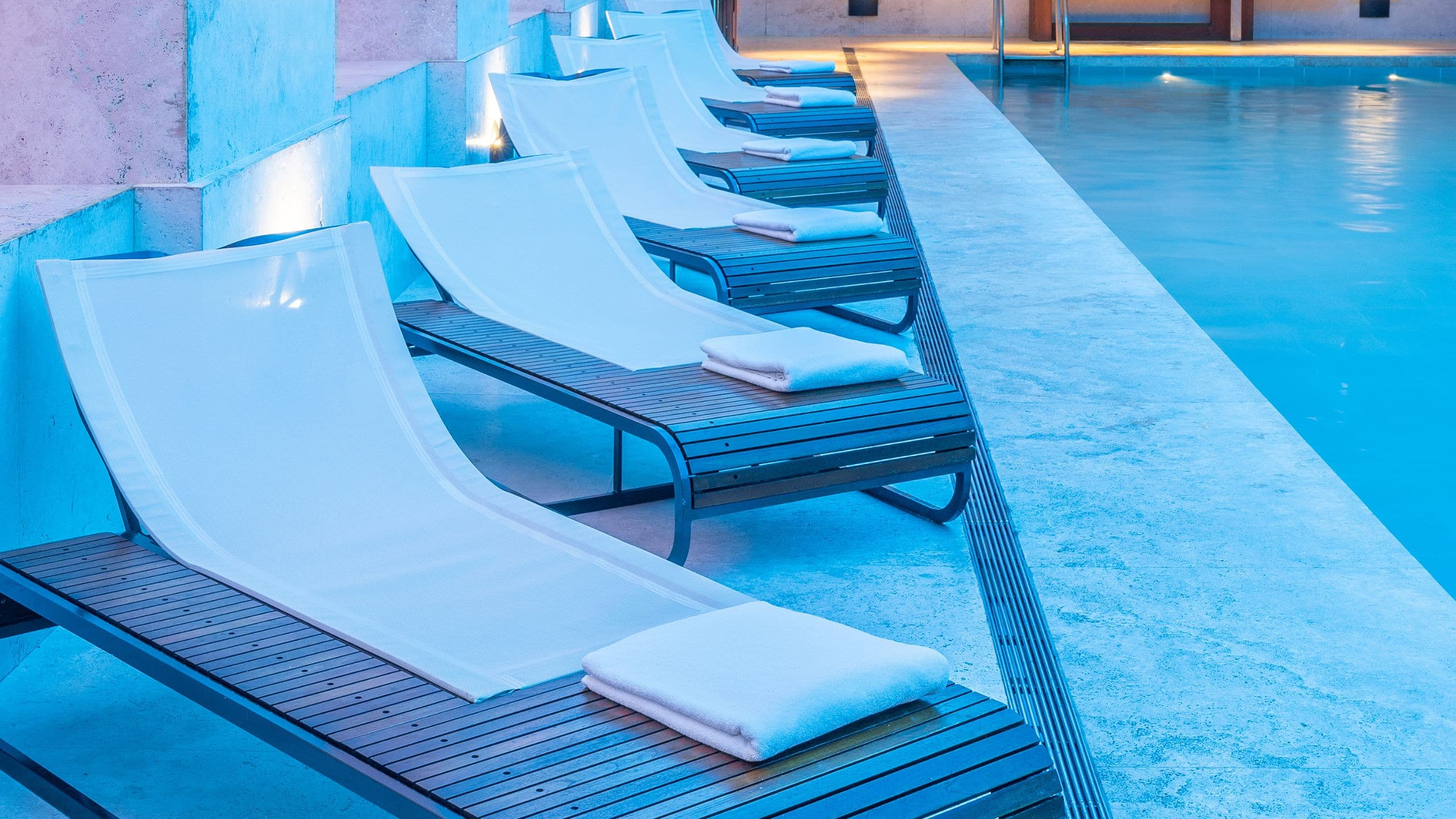 Palacio Duhau - Park Hyatt Buenos Aires Pool Chairs