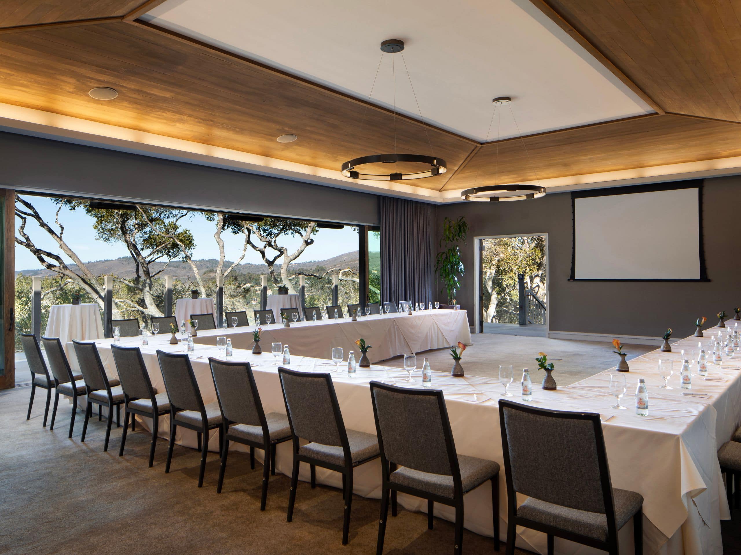 Carmel Valley Ranch Vintner Table Setup