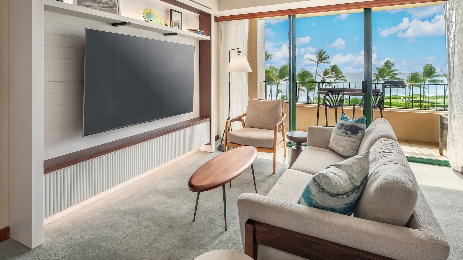 第 2，共 7 Grand Hyatt Kauai Resort & Spa Ocean Suite Living View