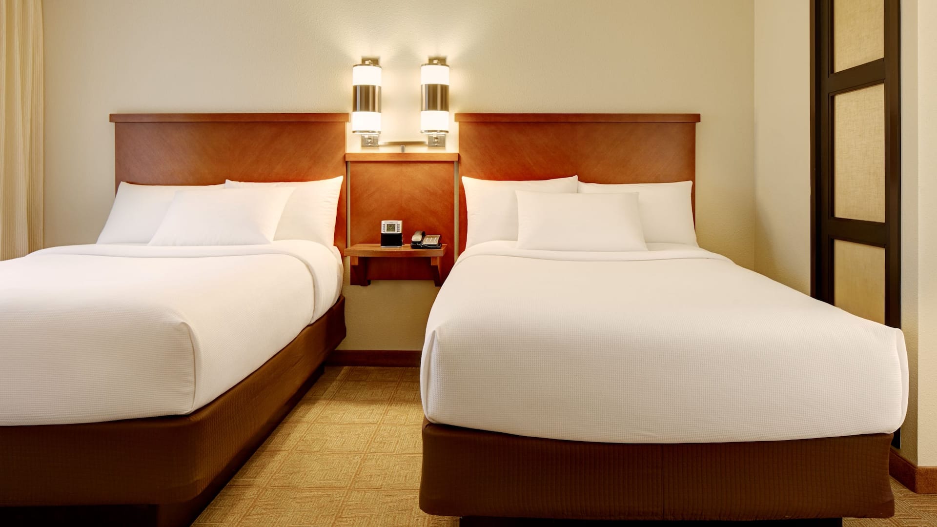 Hyatt Place Reno-Tahoe Airport Double Queen Bedroom Area