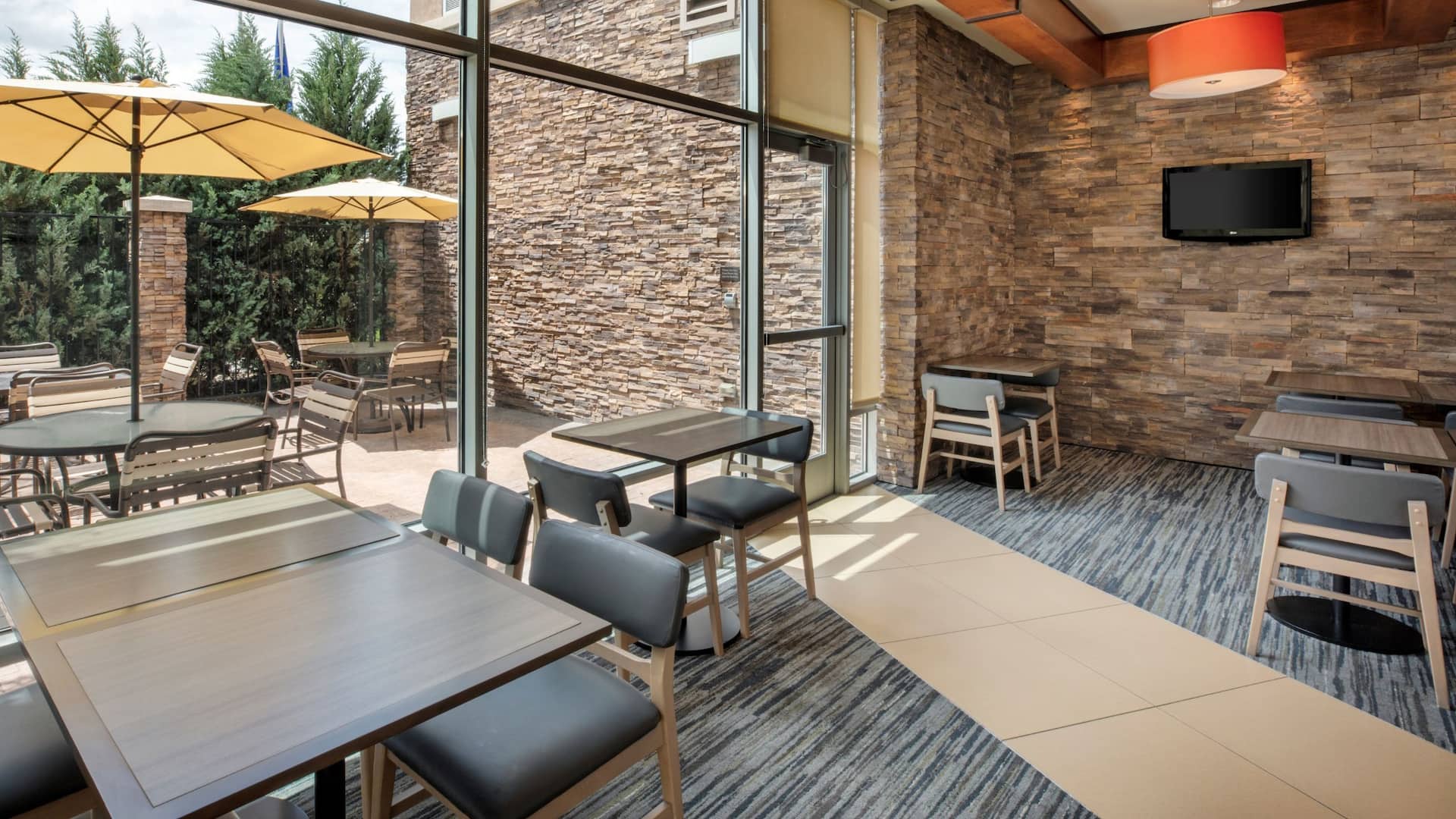 Hyatt Place Reno-Tahoe Airport Sun Room