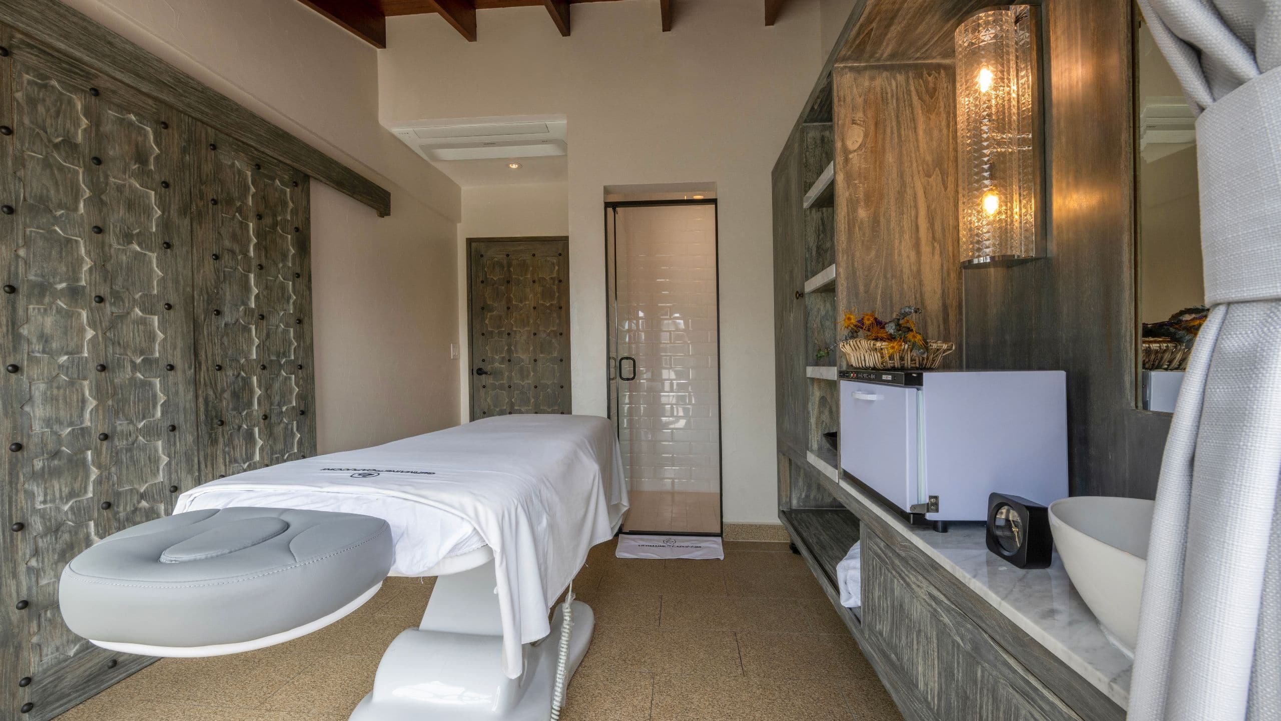 Hotel La Compañia Spa Treatment Room View
