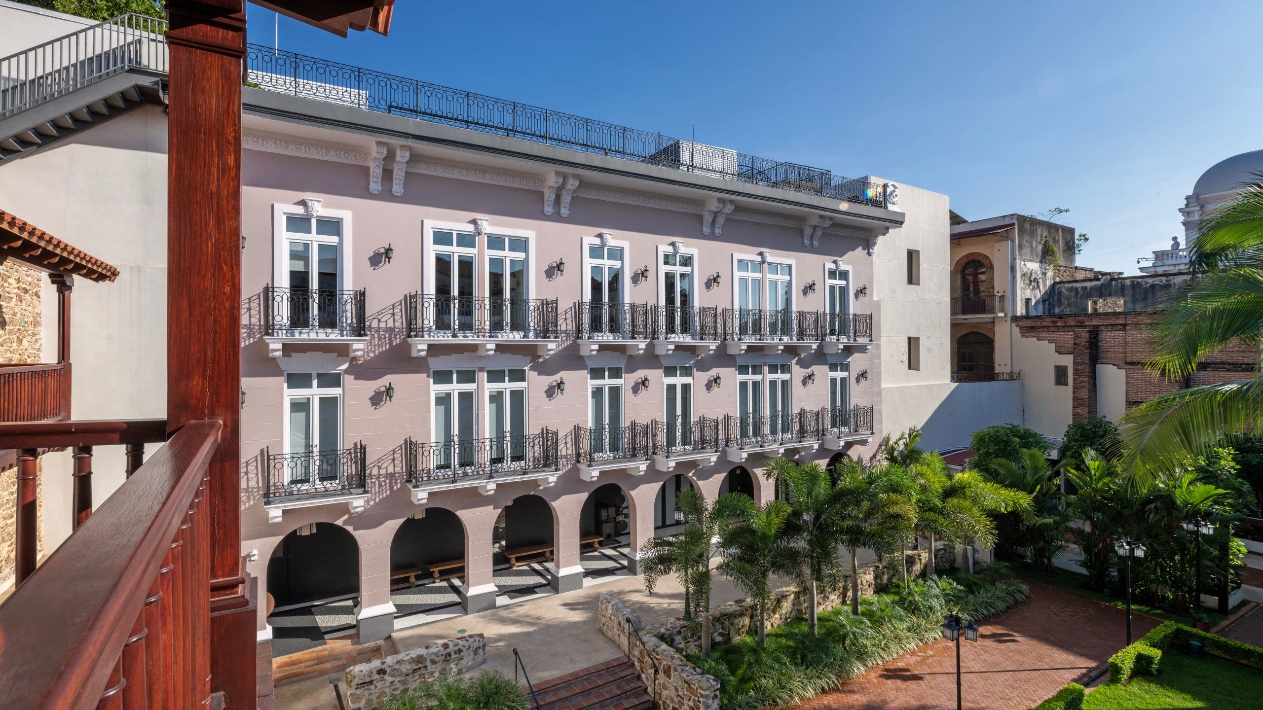 Hotel La Compañia American Wing View