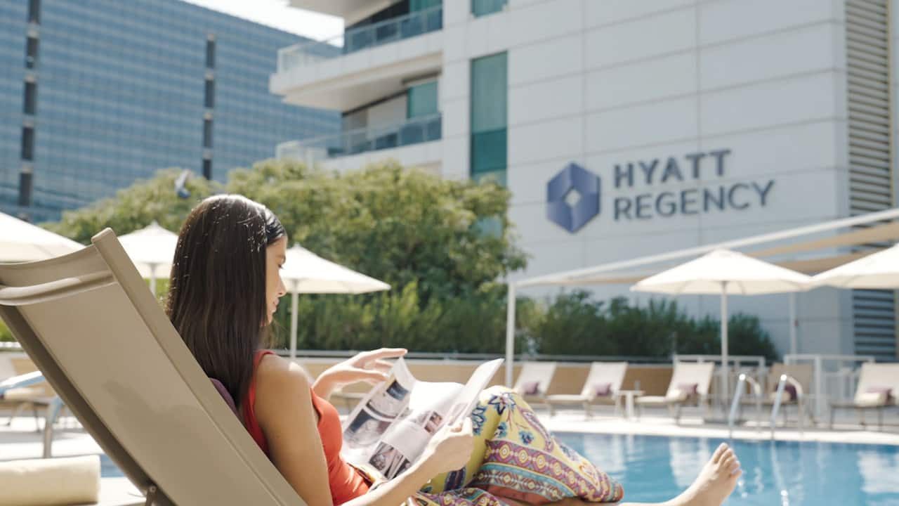 Hyatt Regency Oryx Doha Pool Bar