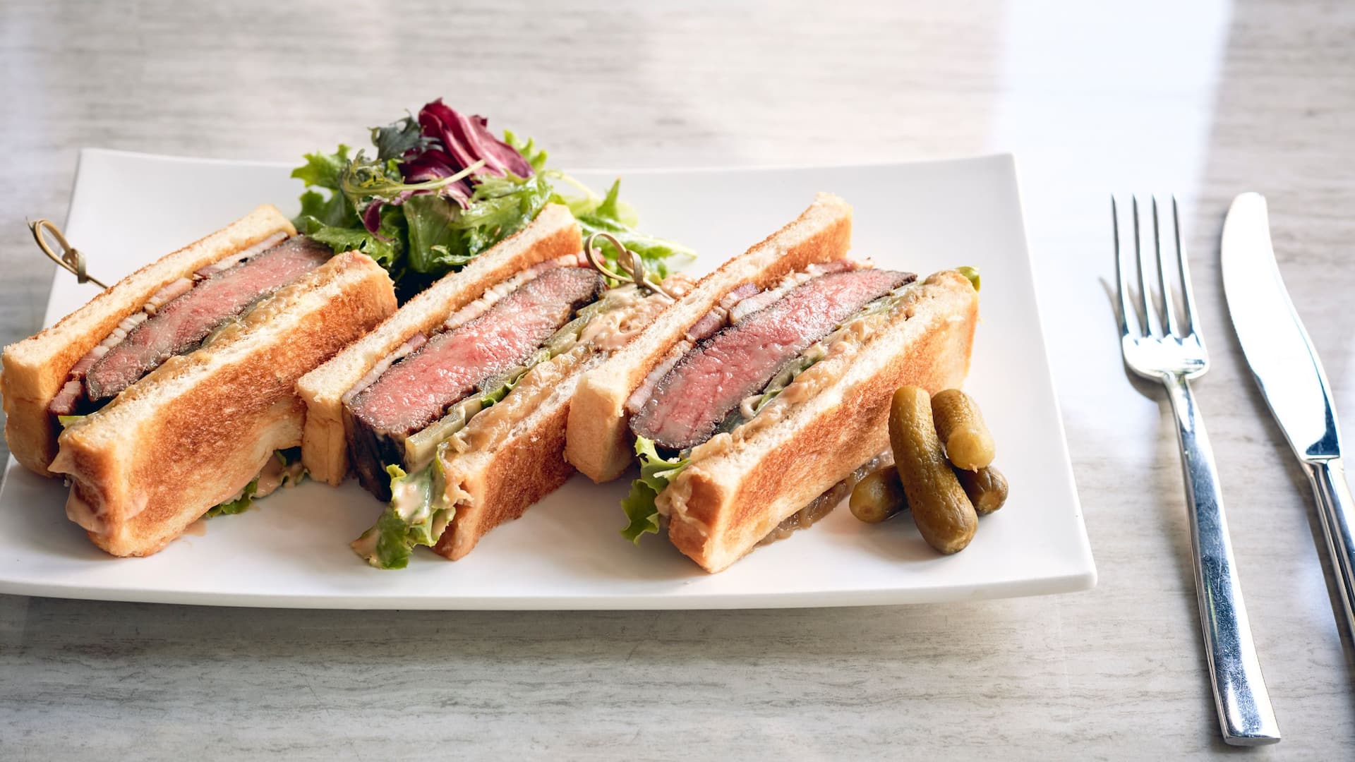Hyatt Regency Yokohama The Union Bar Lounge Sagabeef Sandwich