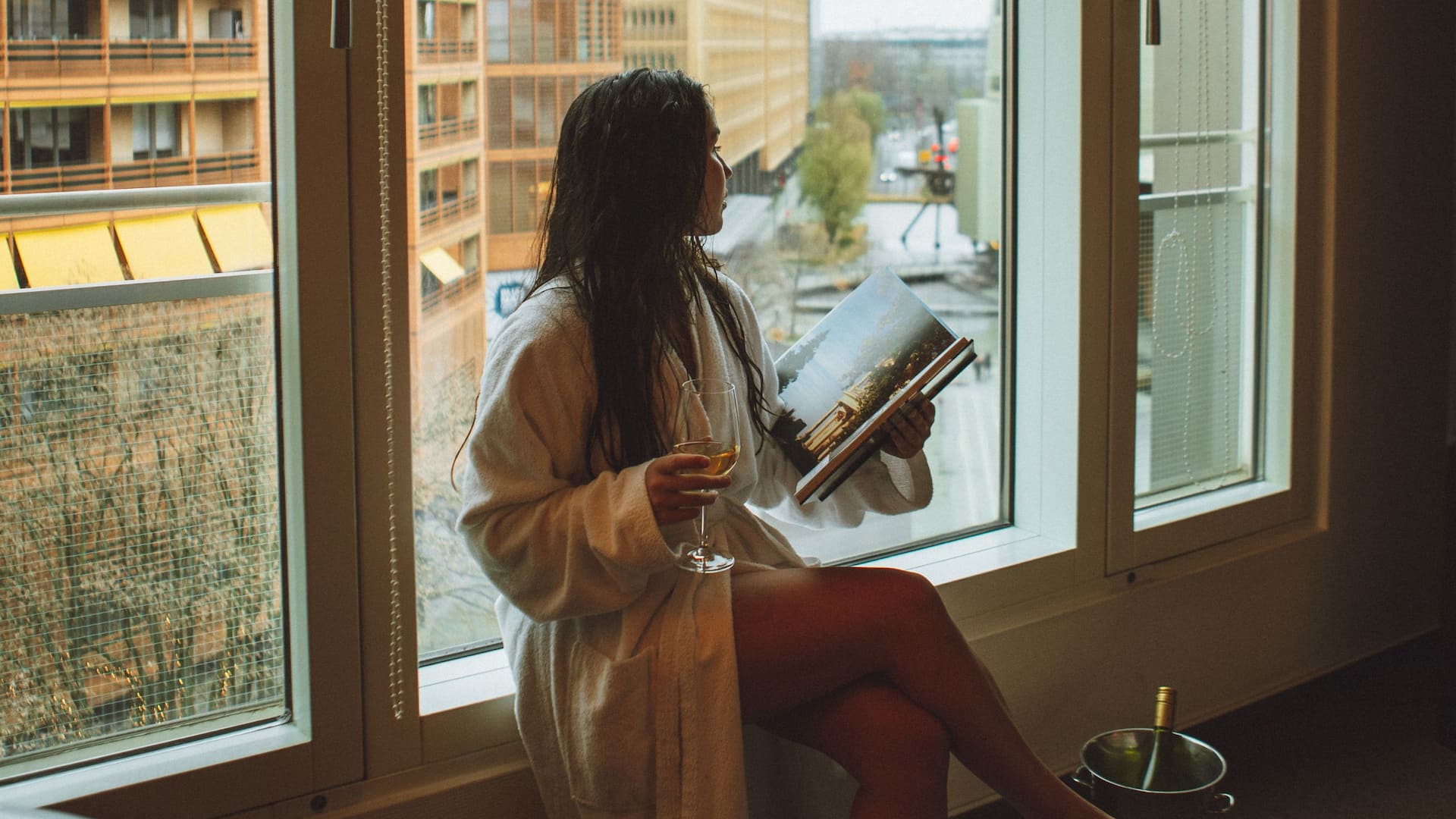 Grand Hyatt Berlin Guestroom Sitting In Window Champagne
