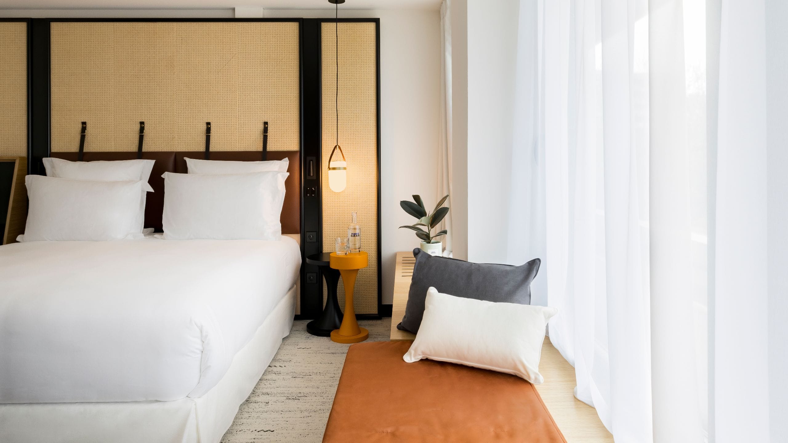FirstName Bordeaux King Room View