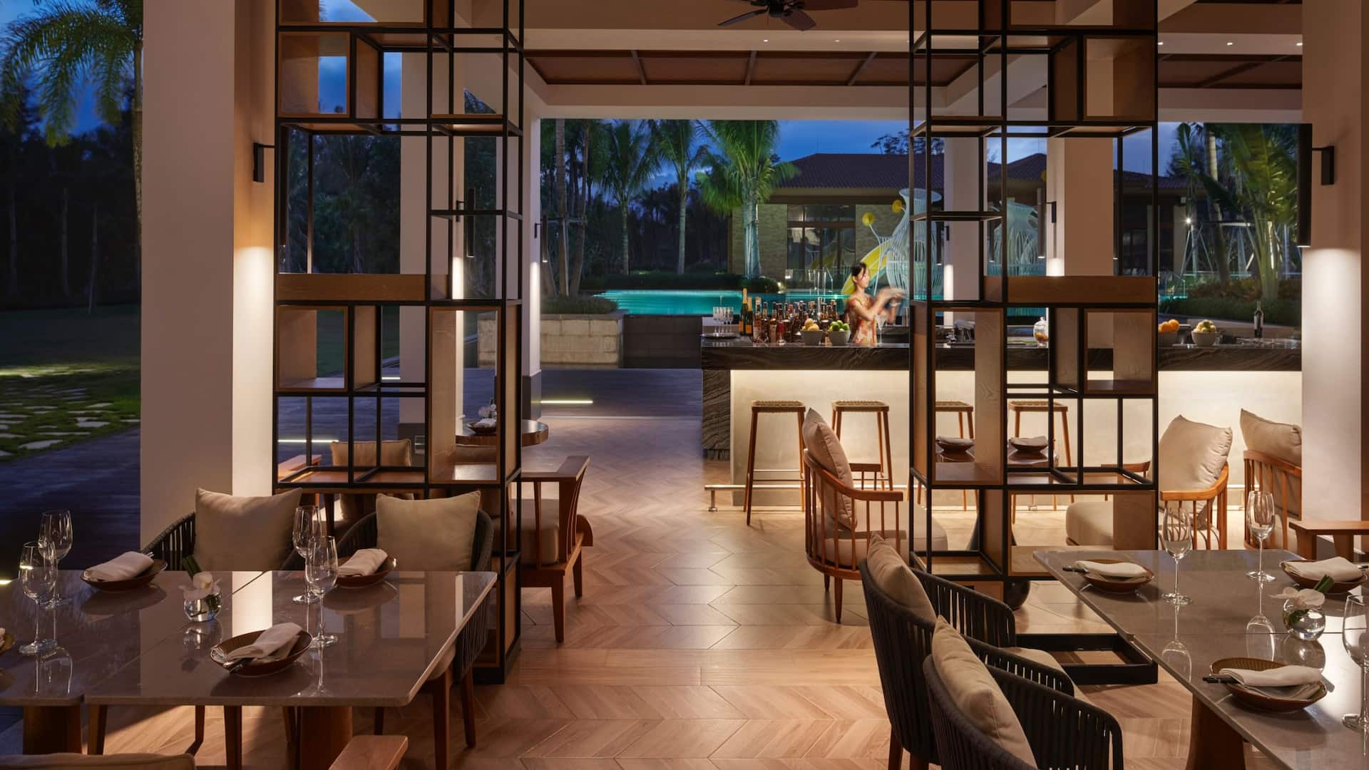 Grand Hyatt Shenzhou Peninsula Poolhouse Dining Room