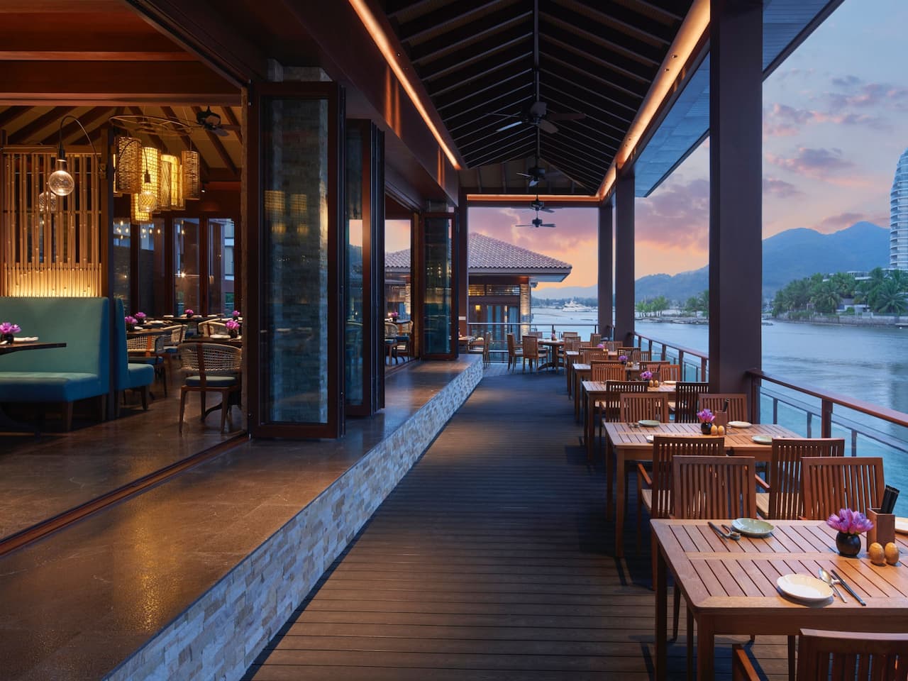 Grand Hyatt Shenzhou Peninsula YU Chinese Restaurant Interior 