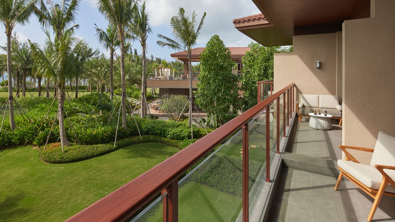 King Premium Suite Ocean View Balcony