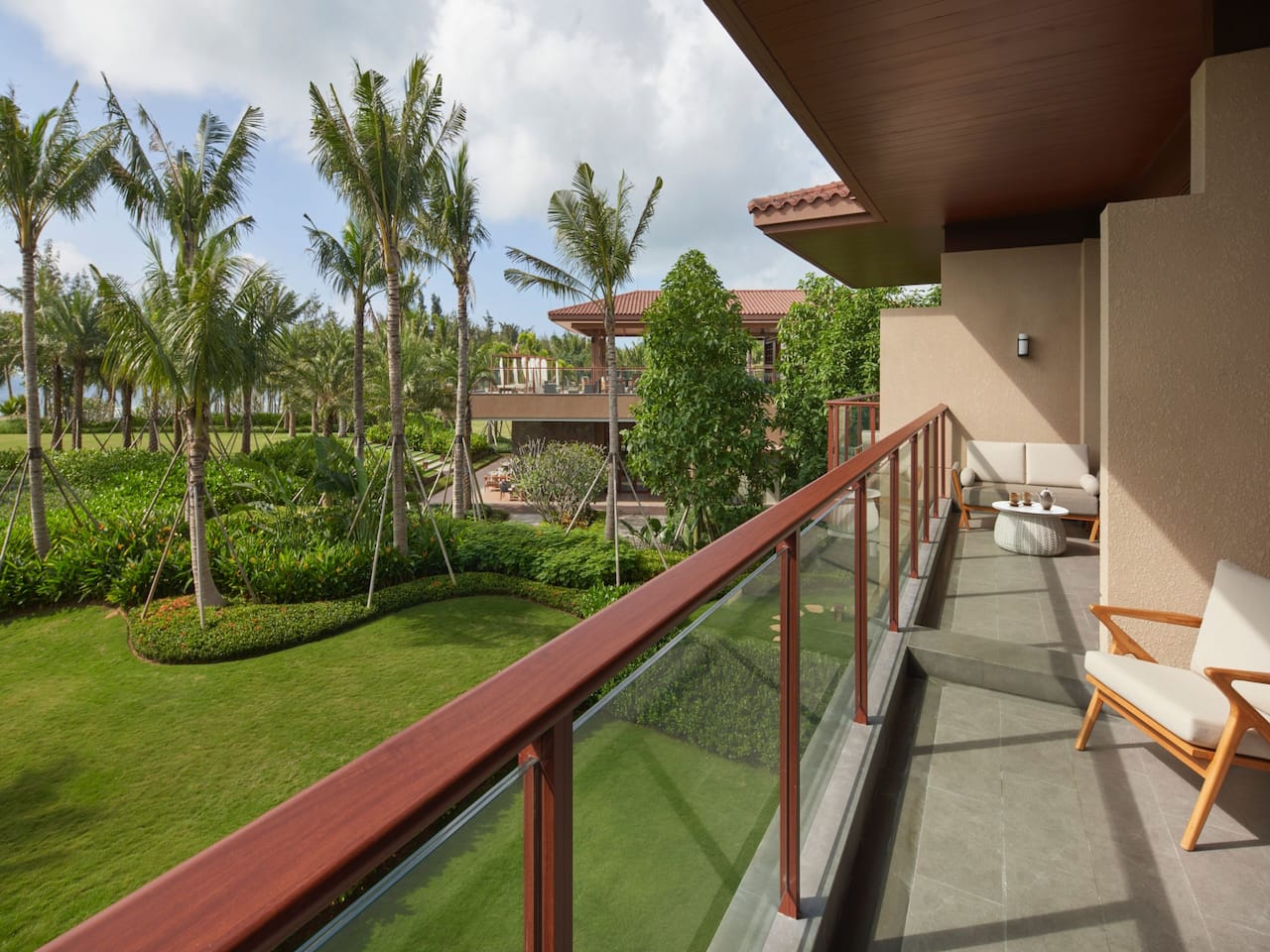 King Premium Suite Ocean View Balcony