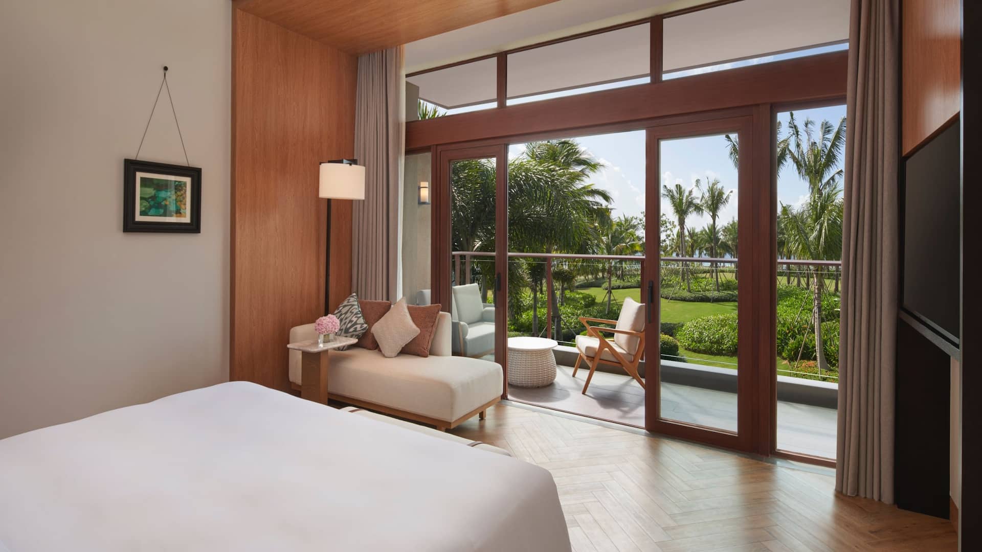 Grand Hyatt Shenzhou Peninsula King Premium Suite Ocean View Bedroom