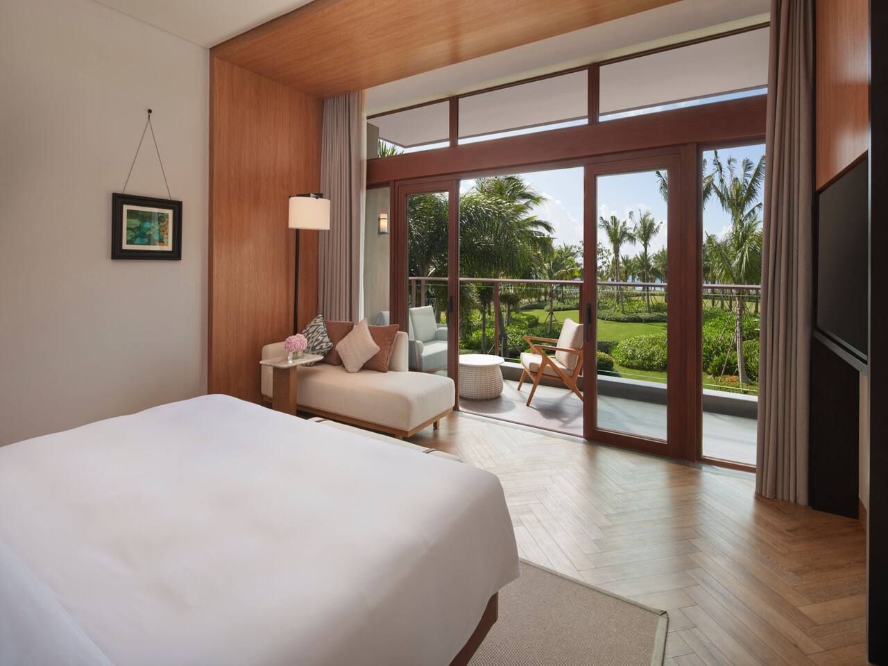 Grand Hyatt Shenzhou Peninsula King Premium Suite Ocean View Bedroom