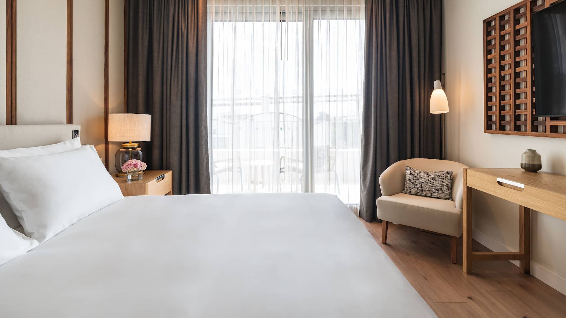 2/11 Hyatt Regency Lisbon Regency Deluxe Suite View