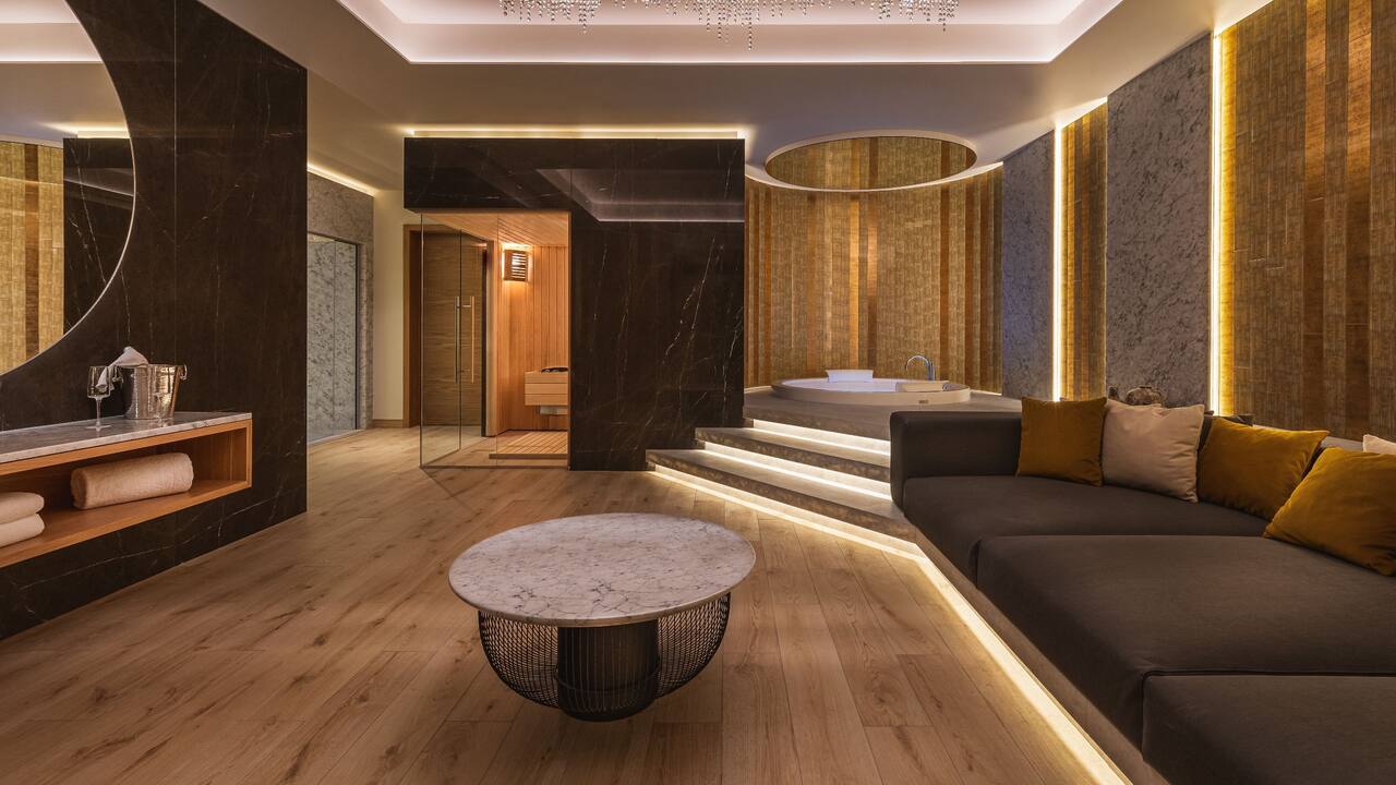  Aurum Spa Suite