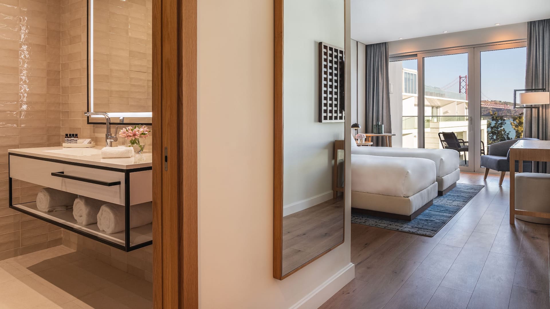 3/5 Hyatt Regency Lisbon Twin Bed Guestroom Layout