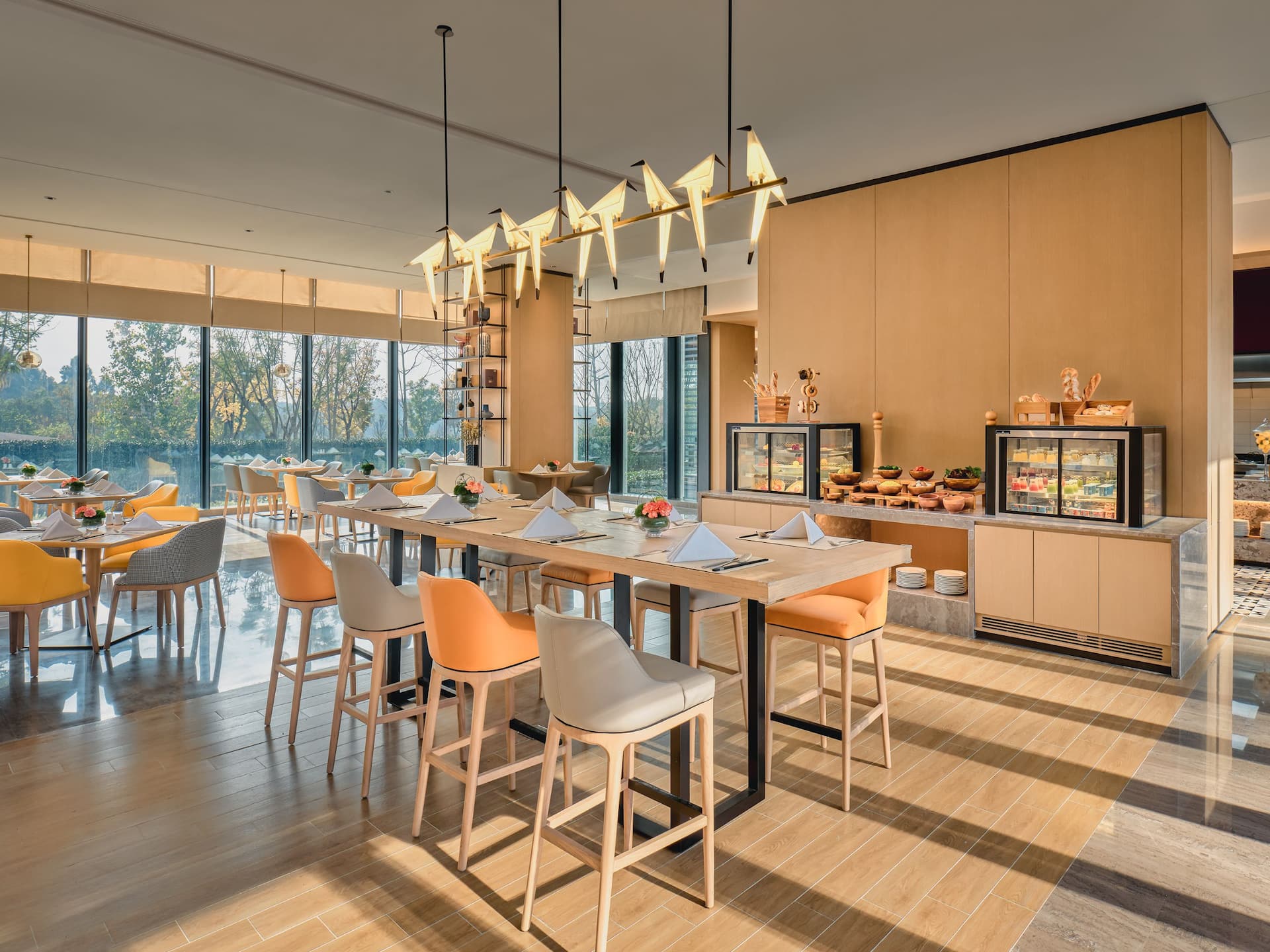 Hyatt Place Chengdu Bio-Town The Kitchen Dining Table