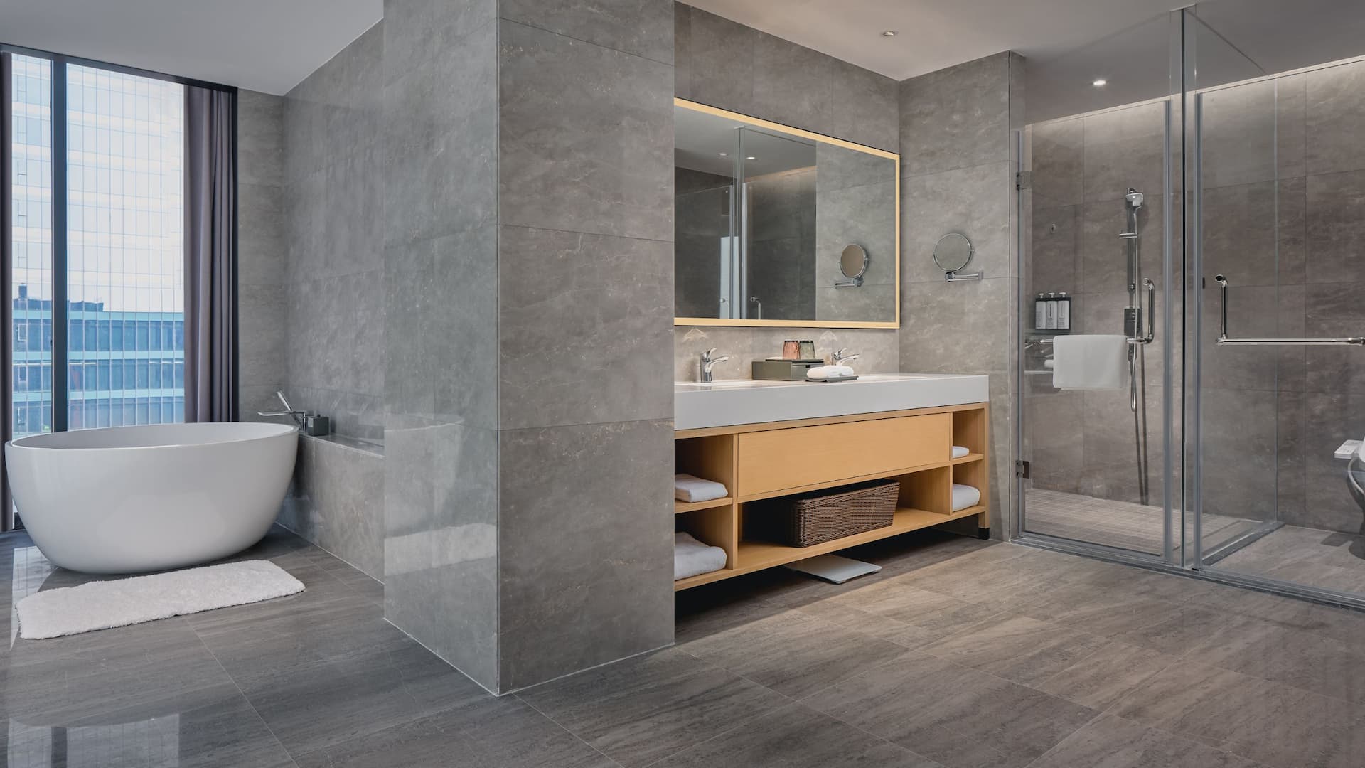 5 of 5 Hyatt Place Chengdu Bio-Town Three Bedroom Suite Bathroom