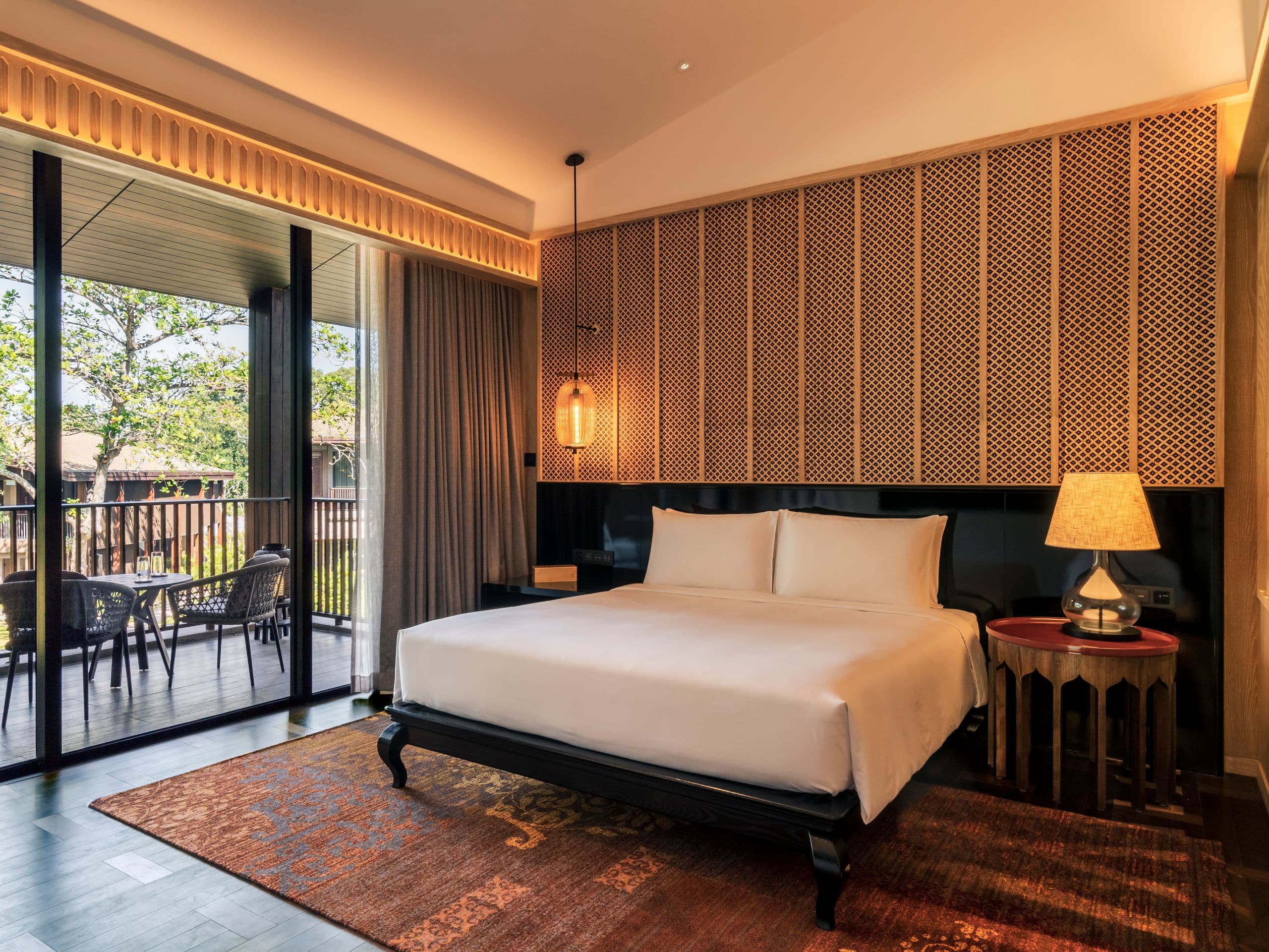 Andaz Pattaya Jomtien Beach Garden View Suite Room Bed